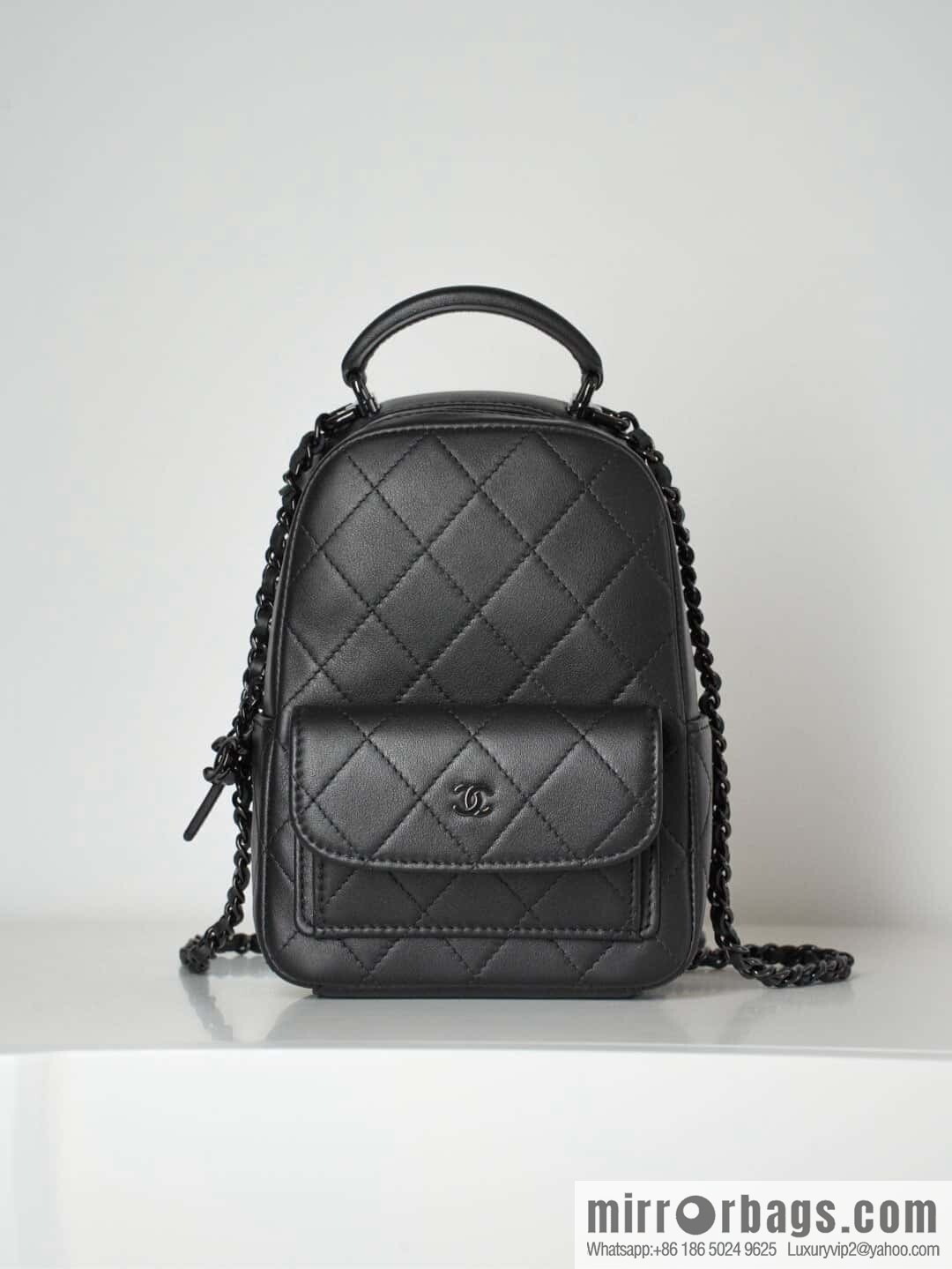 𝐂𝐡𝐚𝐧𝐞𝐥 𝟐𝟓𝐜 𝐬𝐨 𝐛𝐥𝐚𝐜𝐤 𝐦𝐢𝐧𝐢 small schoolbag, all black 🖤 AP3753