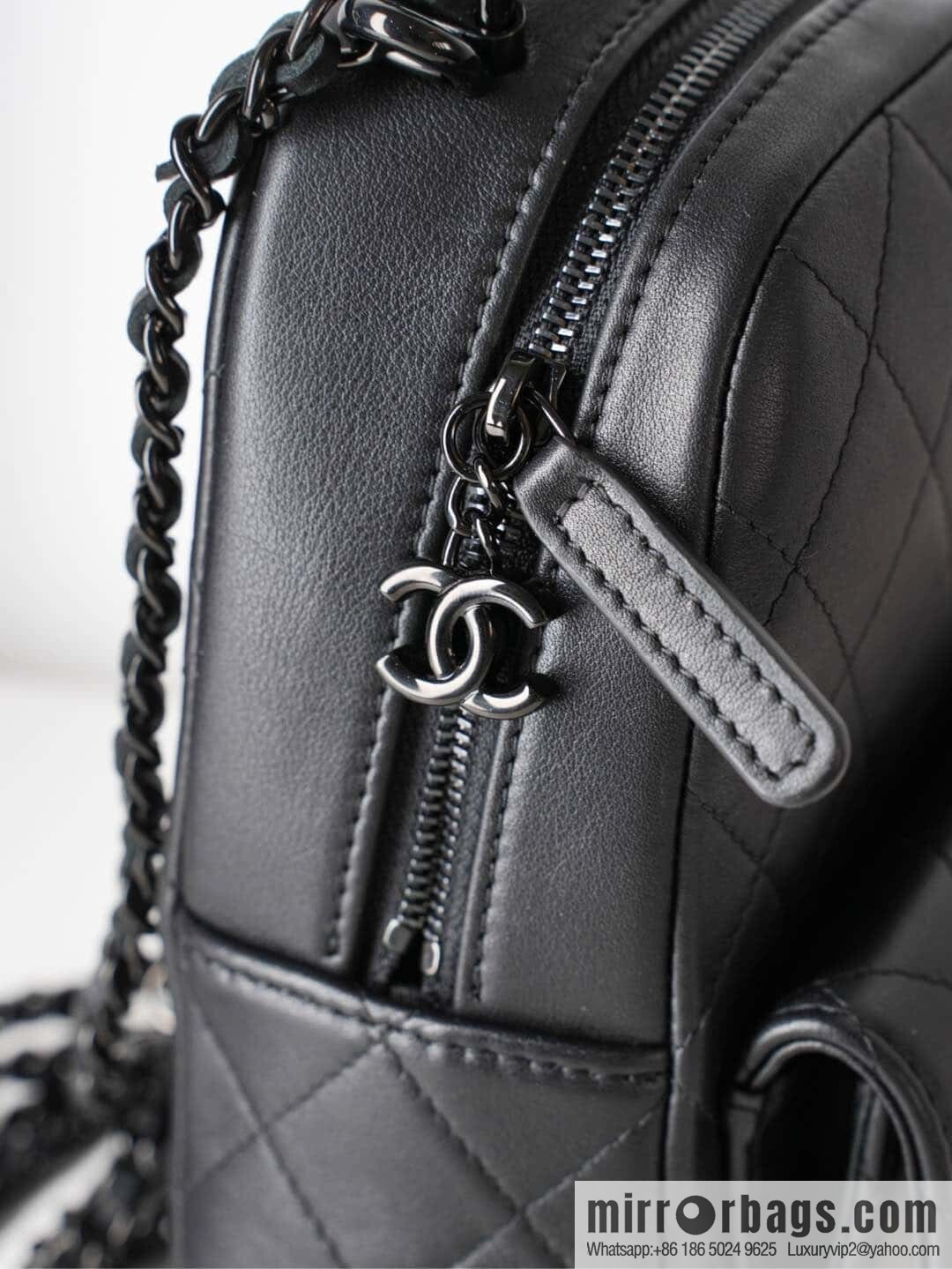 𝐂𝐡𝐚𝐧𝐞𝐥 𝟐𝟓𝐜 𝐬𝐨 𝐛𝐥𝐚𝐜𝐤 𝐦𝐢𝐧𝐢 small schoolbag, all black 🖤 AP3753
