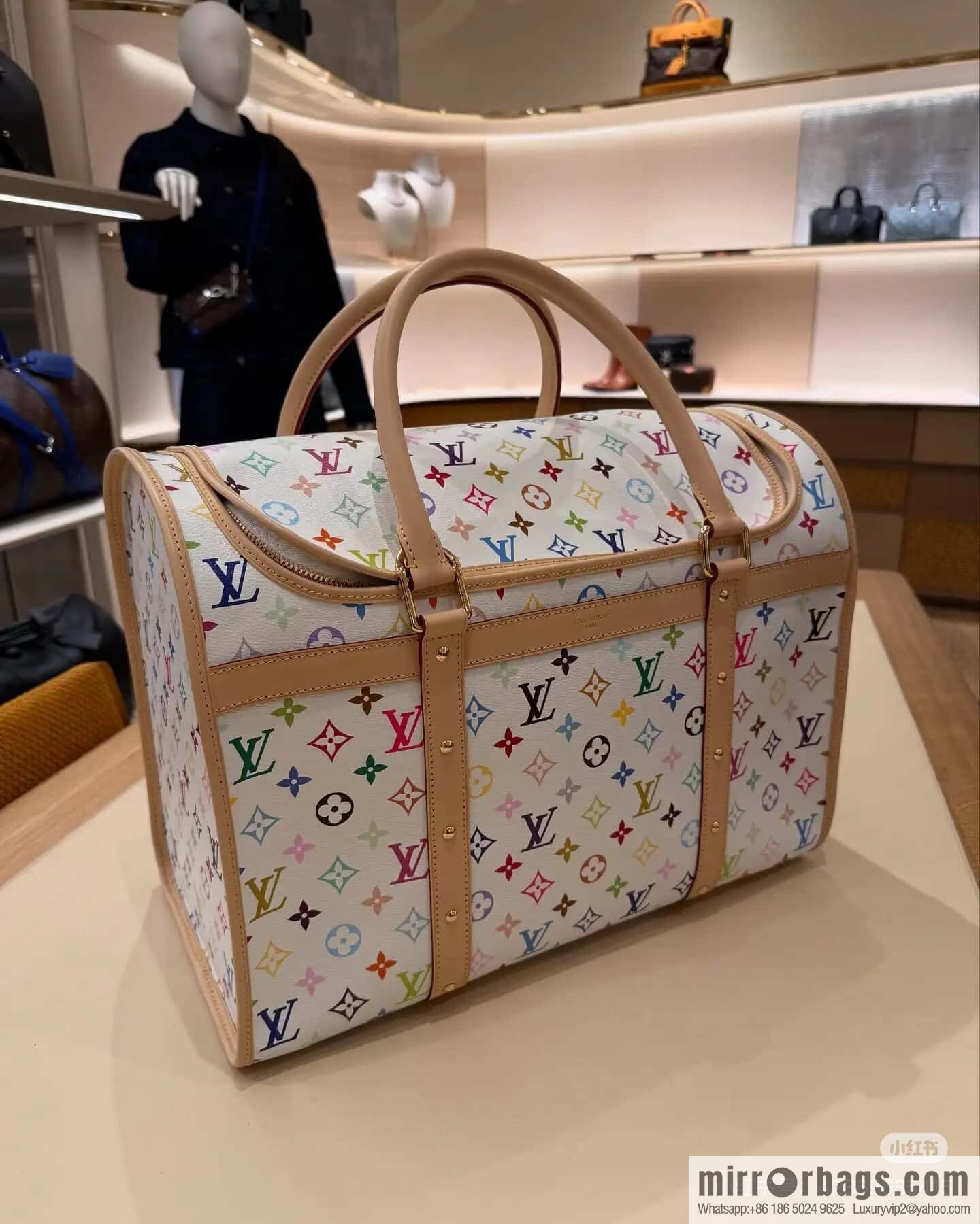 [Boutique‑grade] M13741 white color, pet bag LV XTM dog pet bag
