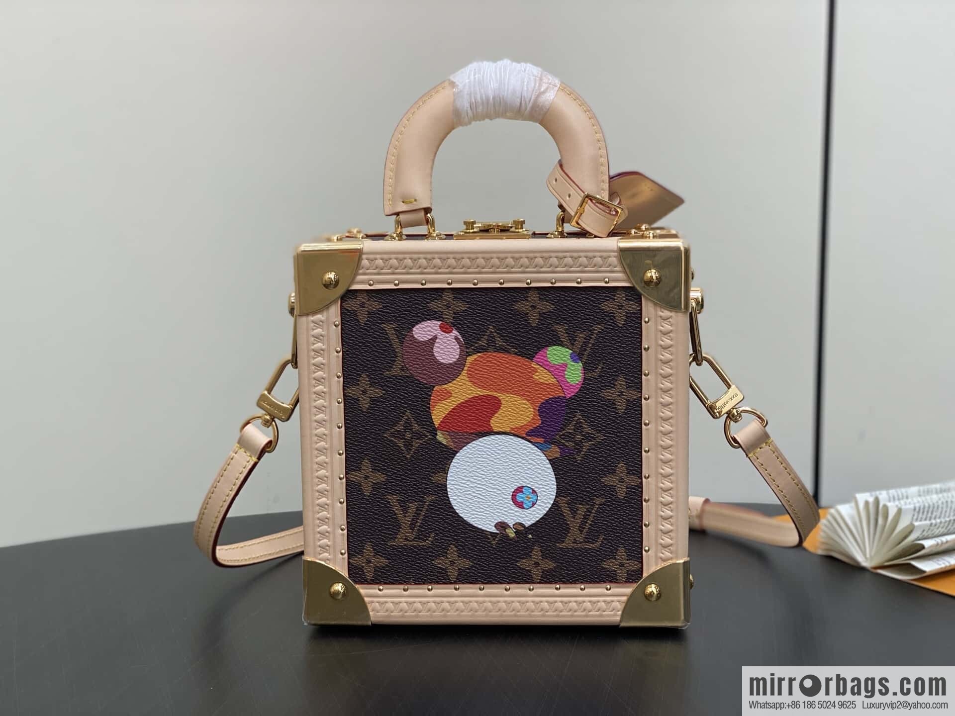 [Boutique‑grade] M13127 presbyopia silk screen printing, square box LV X Murakami LV x TM mini square suitcase