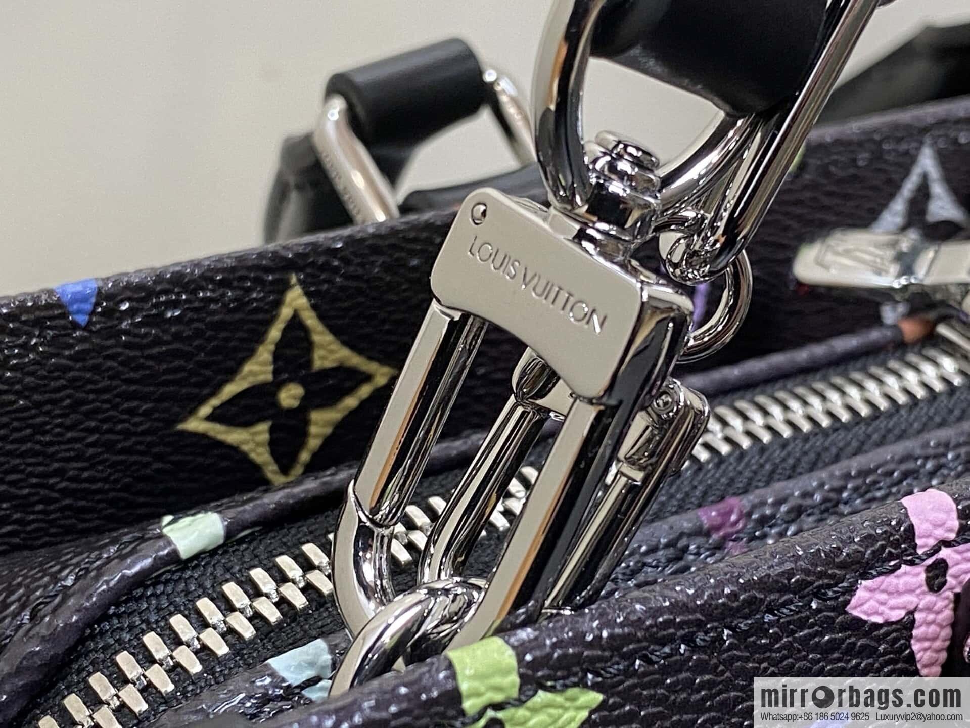 [Original order boutique] M13260 black color, square bag chain bag LV X TM ONTHEGO EAST WEST CHAIN handbag