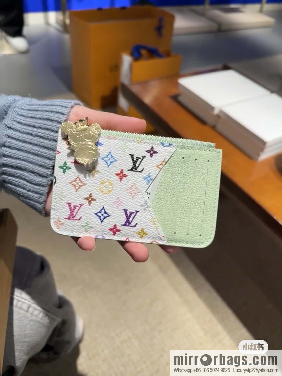 [Boutique‑grade] M13800 green white color, card bag, card clip wallet, the new LV x TM ROMY card clip of the season.