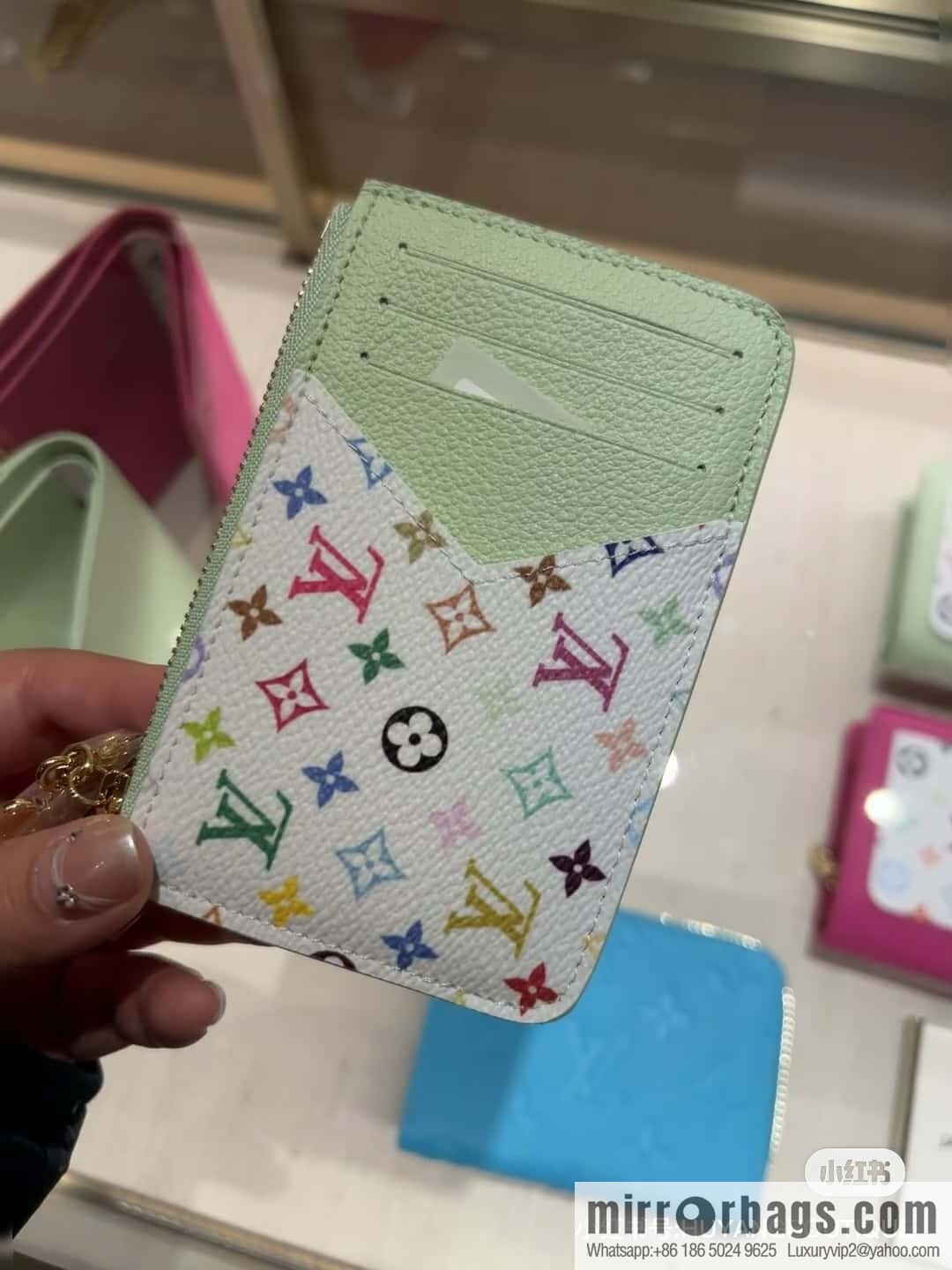 [Boutique‑grade] M13800 green white color, card bag, card clip wallet, the new LV x TM ROMY card clip of the season.