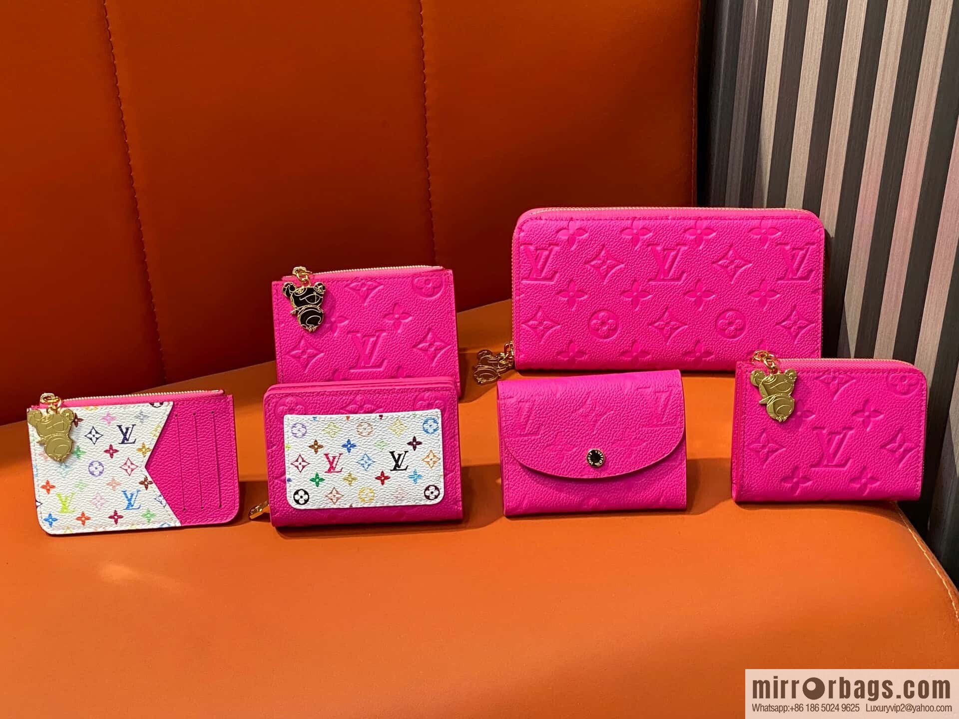 [Boutique‑grade] M14155 plum red white color, card bag, card clip wallet, the new LV x TM ROMY card clip of the season