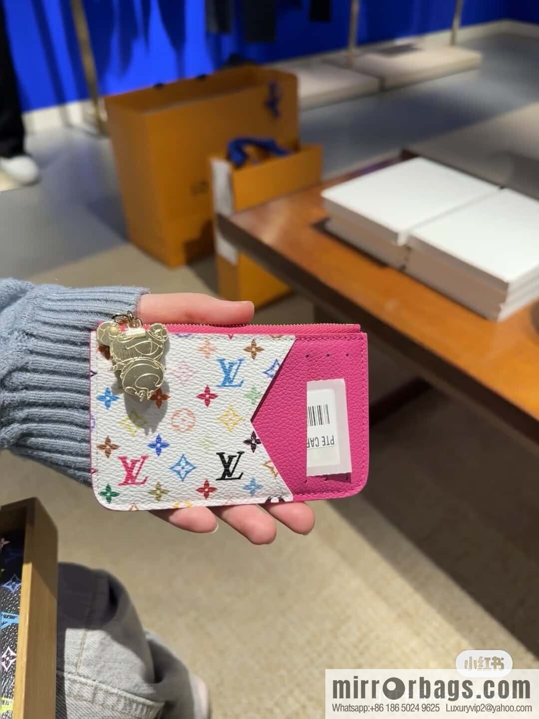 [Boutique‑grade] M14155 plum red white color, card bag, card clip wallet, the new LV x TM ROMY card clip of the season