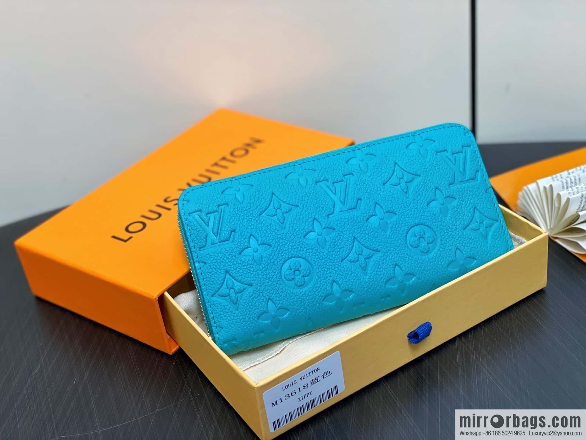 [Boutique‑grade] M13618 blue white color, single zipper wallet LV × TM zipper wallet