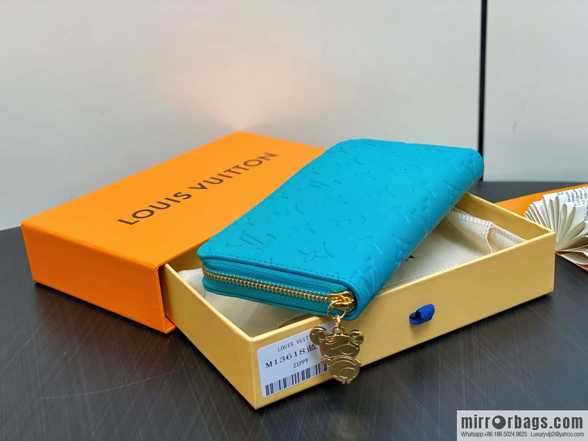 [Boutique‑grade] M13618 blue white color, single zipper wallet LV × TM zipper wallet