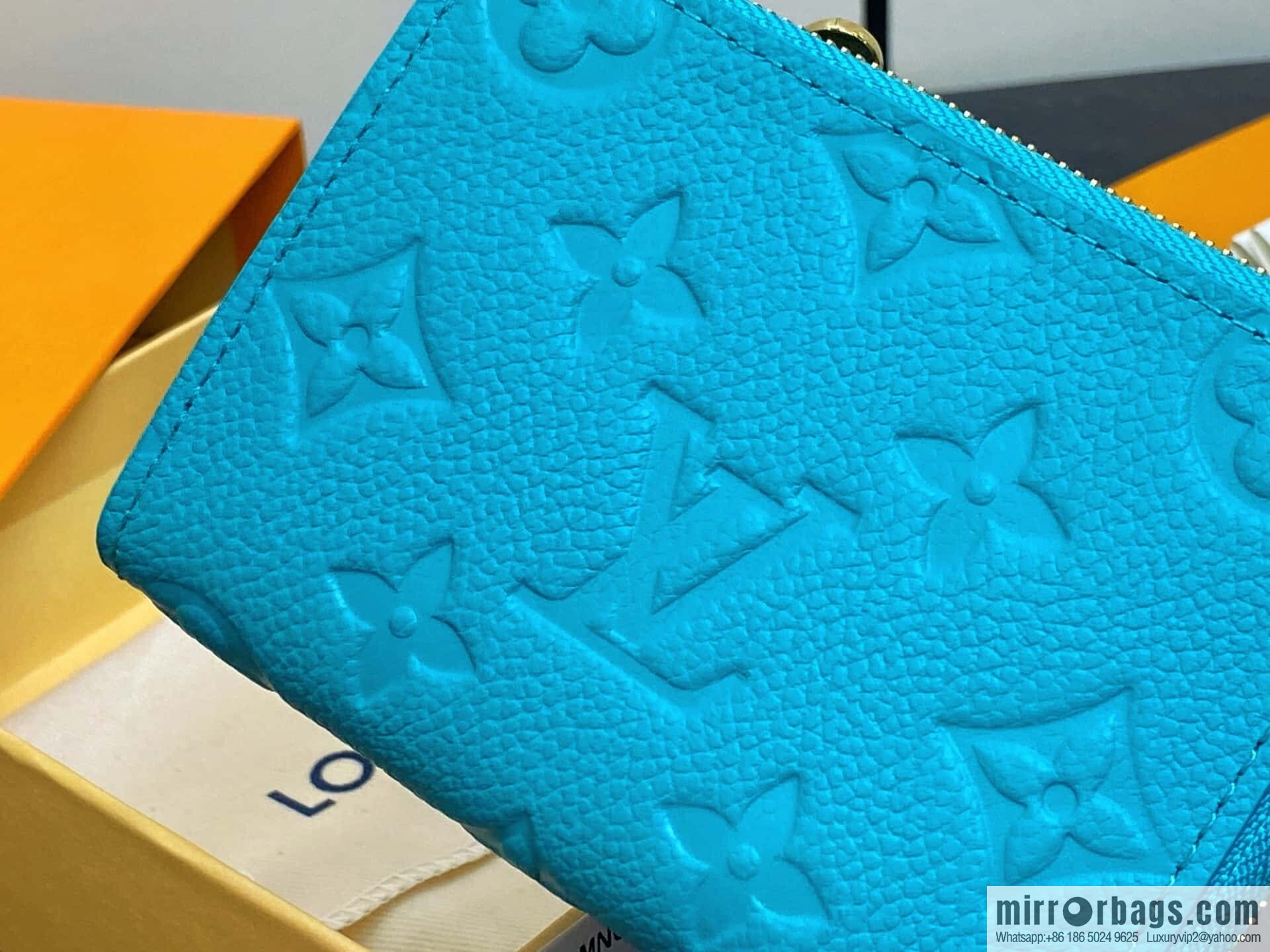 [Boutique‑grade] M13801 blue white color, change wallet LV x TM Portfolio Noah Compact wallet
