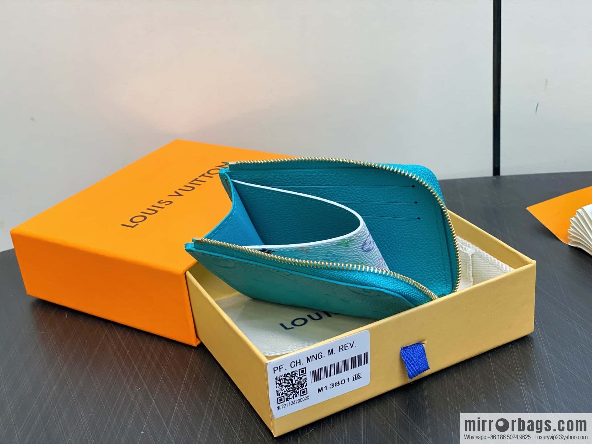 [Boutique‑grade] M13801 blue white color, change wallet LV x TM Portfolio Noah Compact wallet