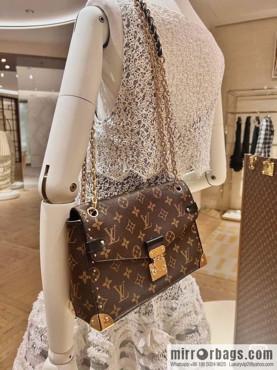 [Boutique‑grade] M14526 presbyopia, chain bag, messenger bag, the new TRUNKIE handbag of the season.