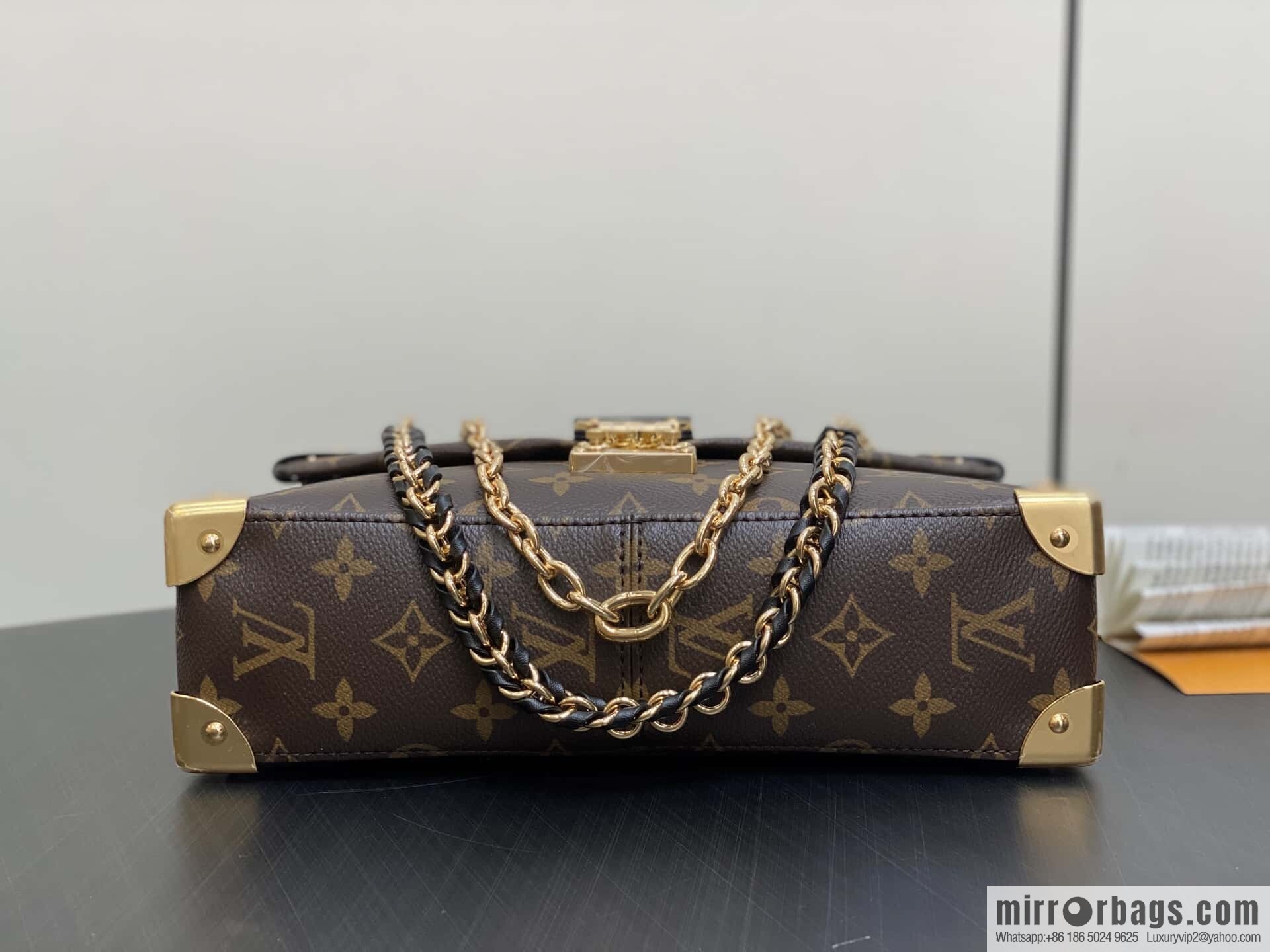 [Boutique‑grade] M14526 presbyopia, chain bag, messenger bag, the new TRUNKIE handbag of the season.