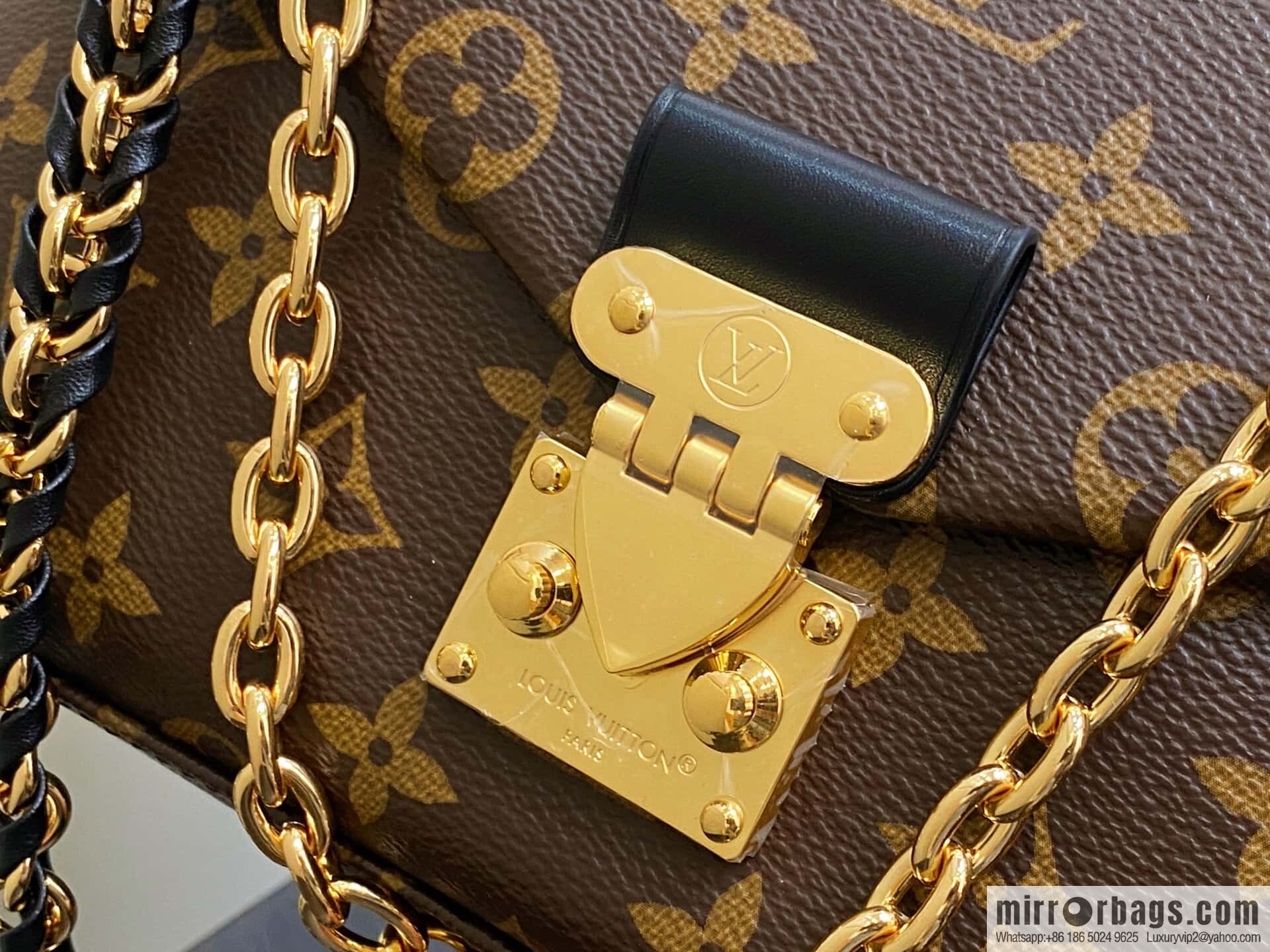 [Boutique‑grade] M14526 presbyopia, chain bag, messenger bag, the new TRUNKIE handbag of the season.