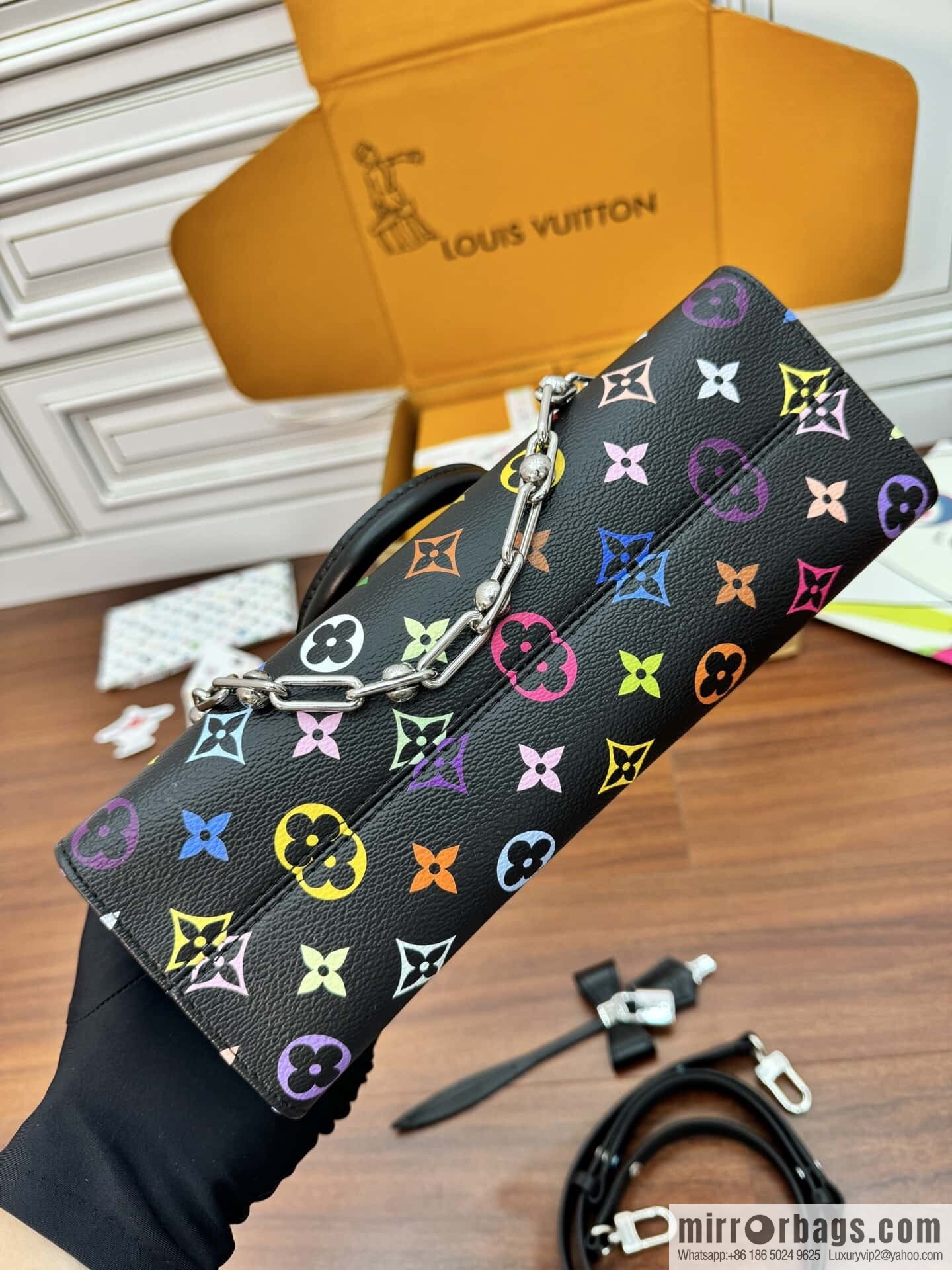 LV M13260 LV x TM OnTheGo East West Chain
