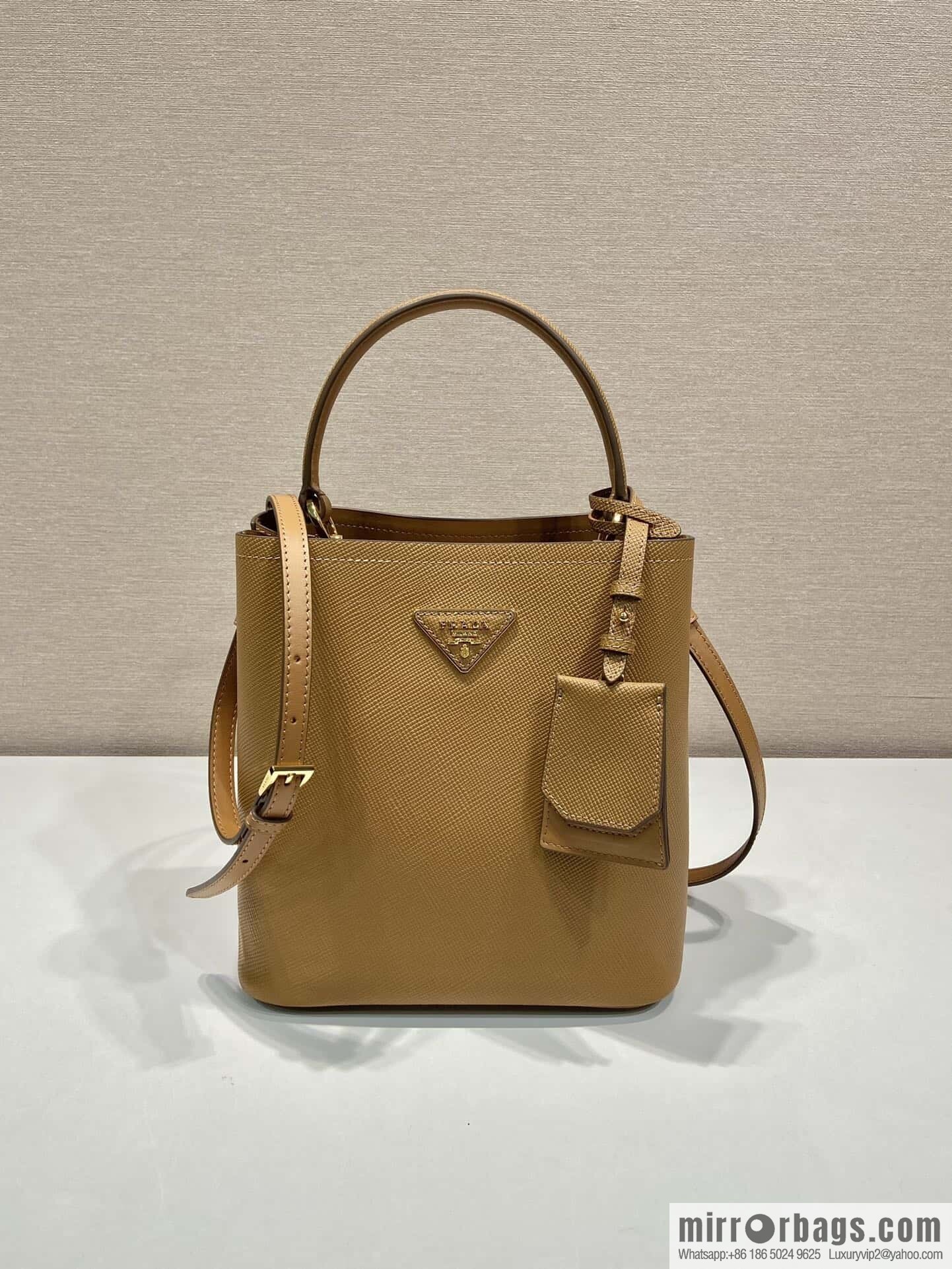 PRADA 🔆 exclusive debut 🔆 1BA212 💋 new color🎉🎉