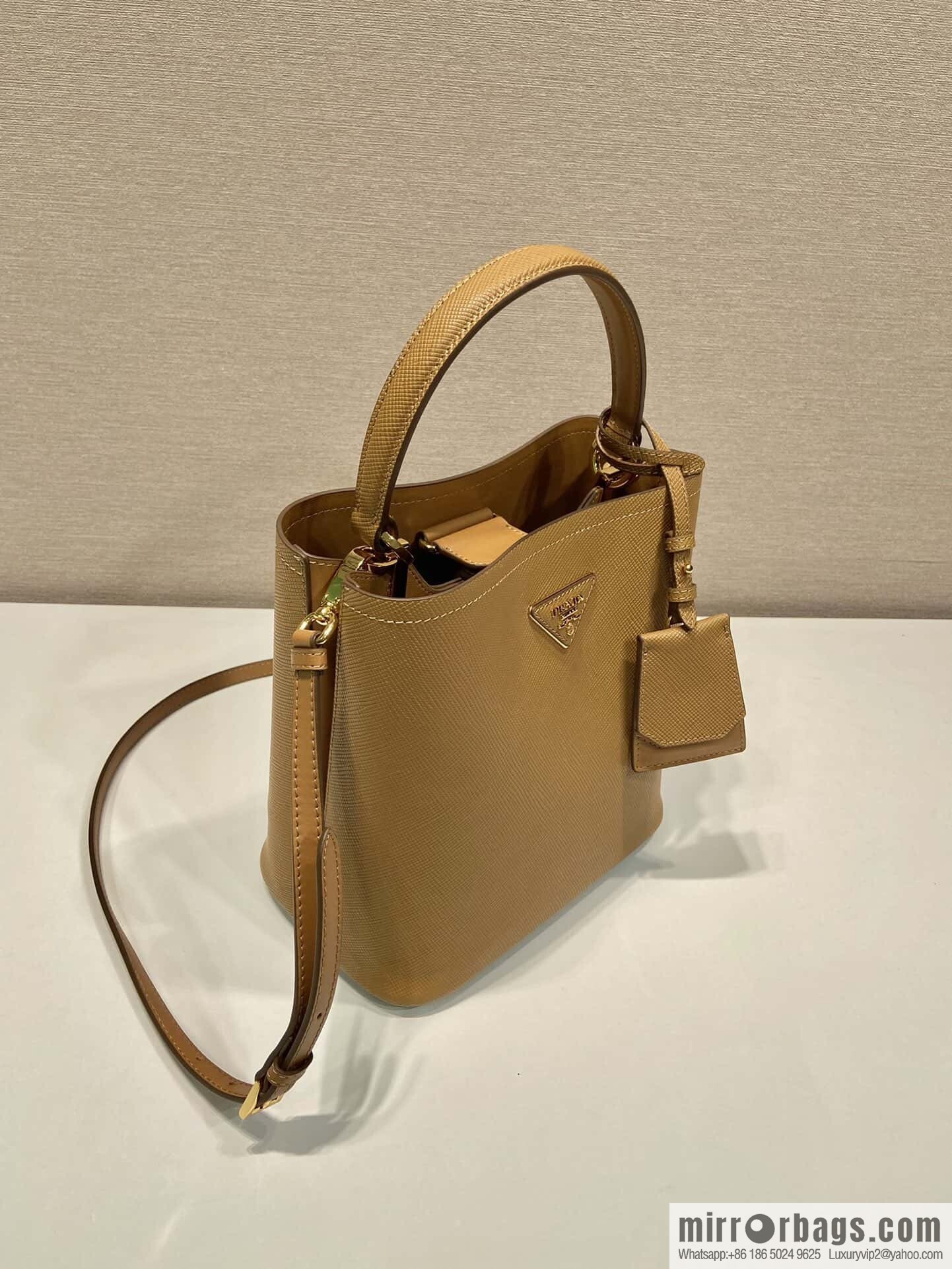 PRADA 🔆 exclusive debut 🔆 1BA212 💋 new color🎉🎉
