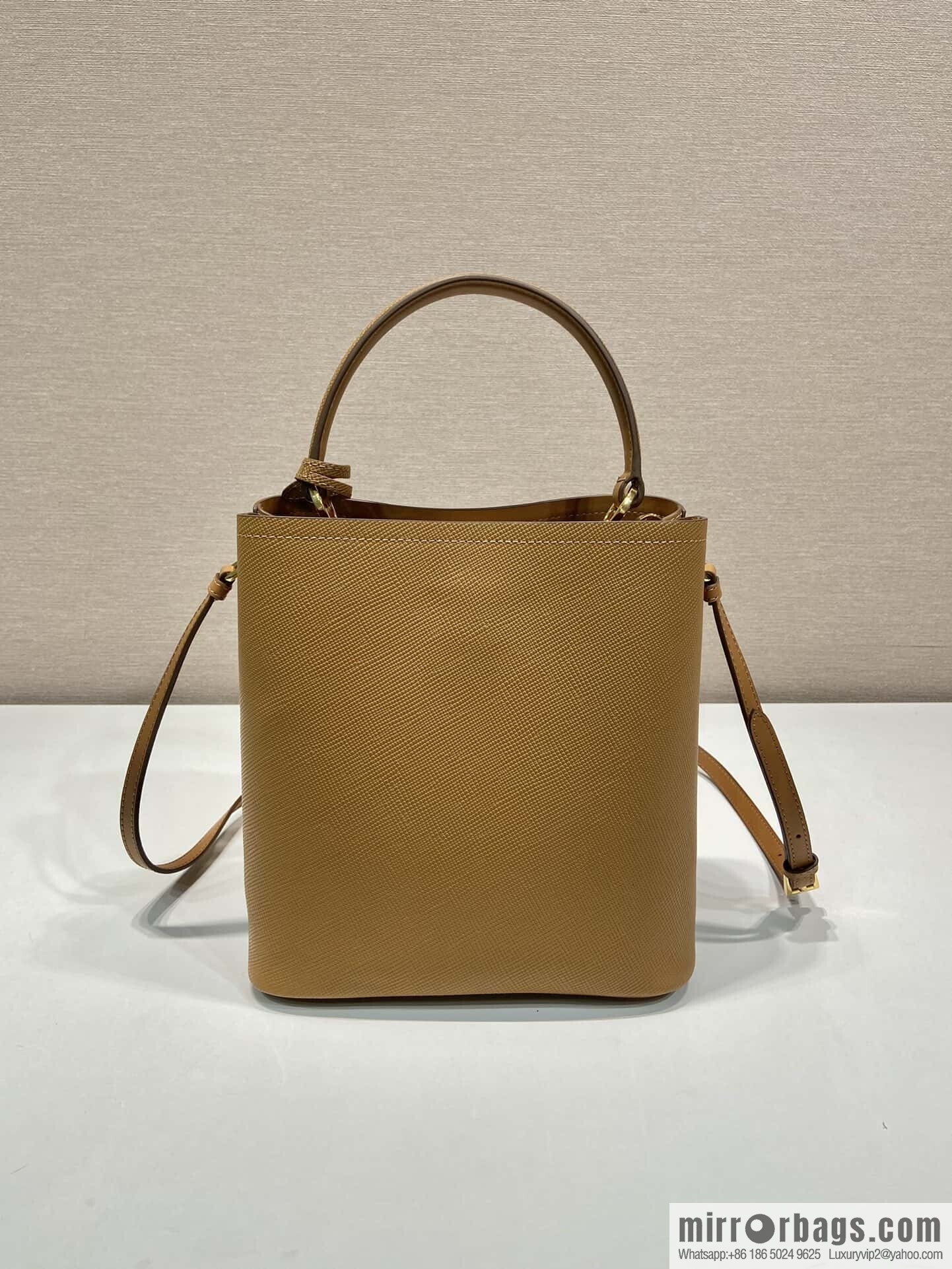PRADA 🔆 exclusive debut 🔆 1BA212 💋 new color🎉🎉