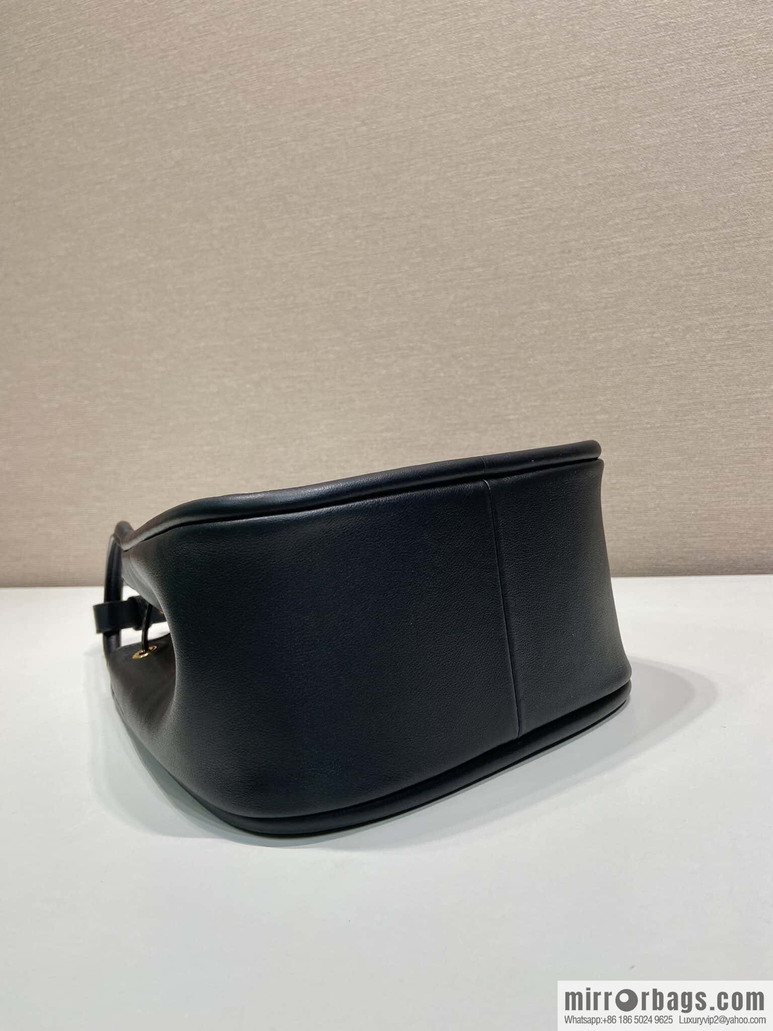 PRADA ๐ new bucket bag ๐ 1BE087๐๐