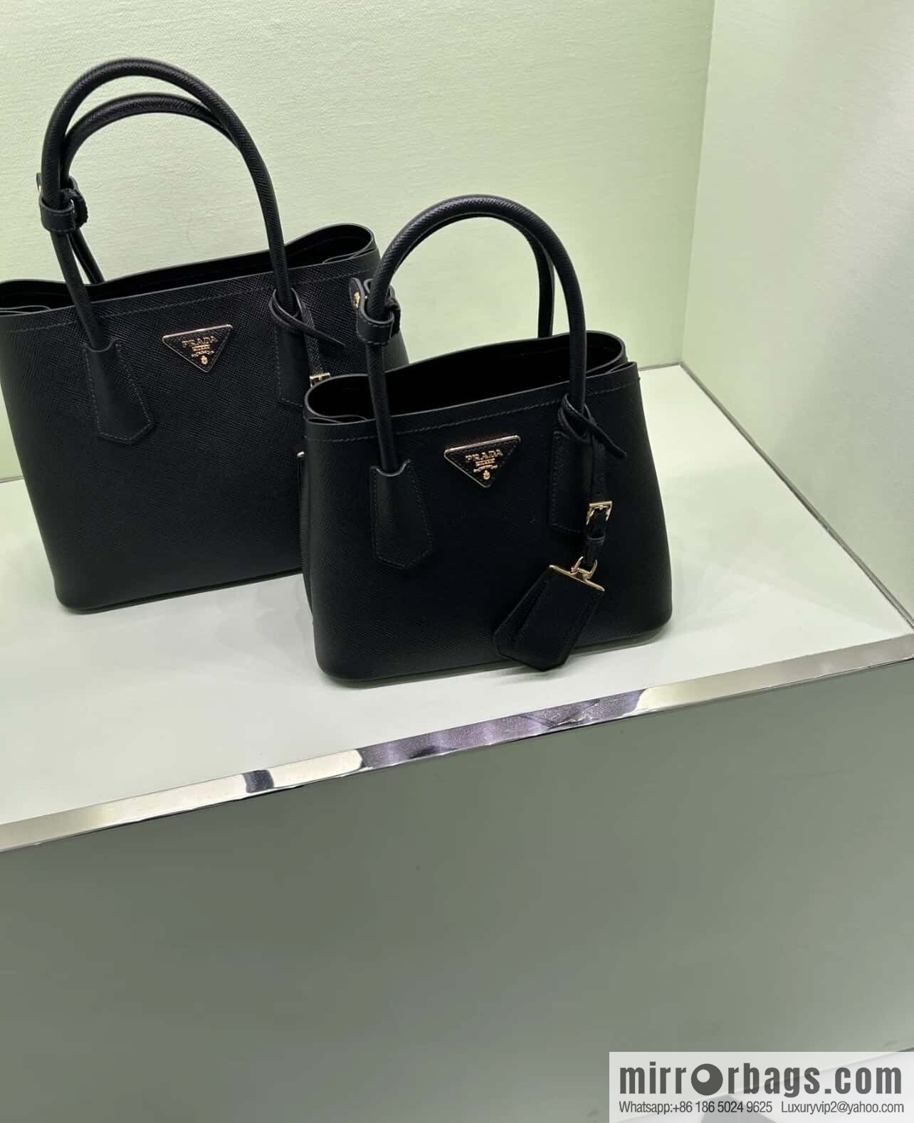 PRADA 🎉 new 🎉 1BG443 small shopping bag 🎉🎉 black