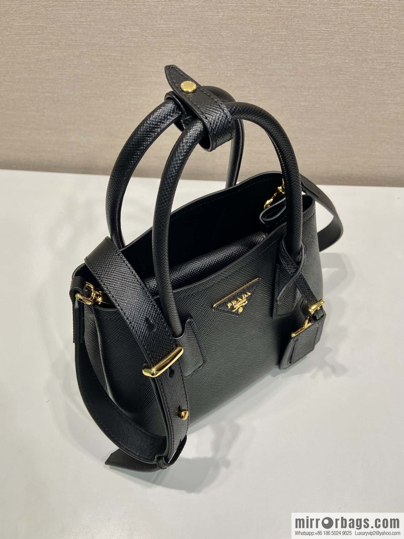 PRADA 🎉 new 🎉 1BG443 small shopping bag 🎉🎉 black