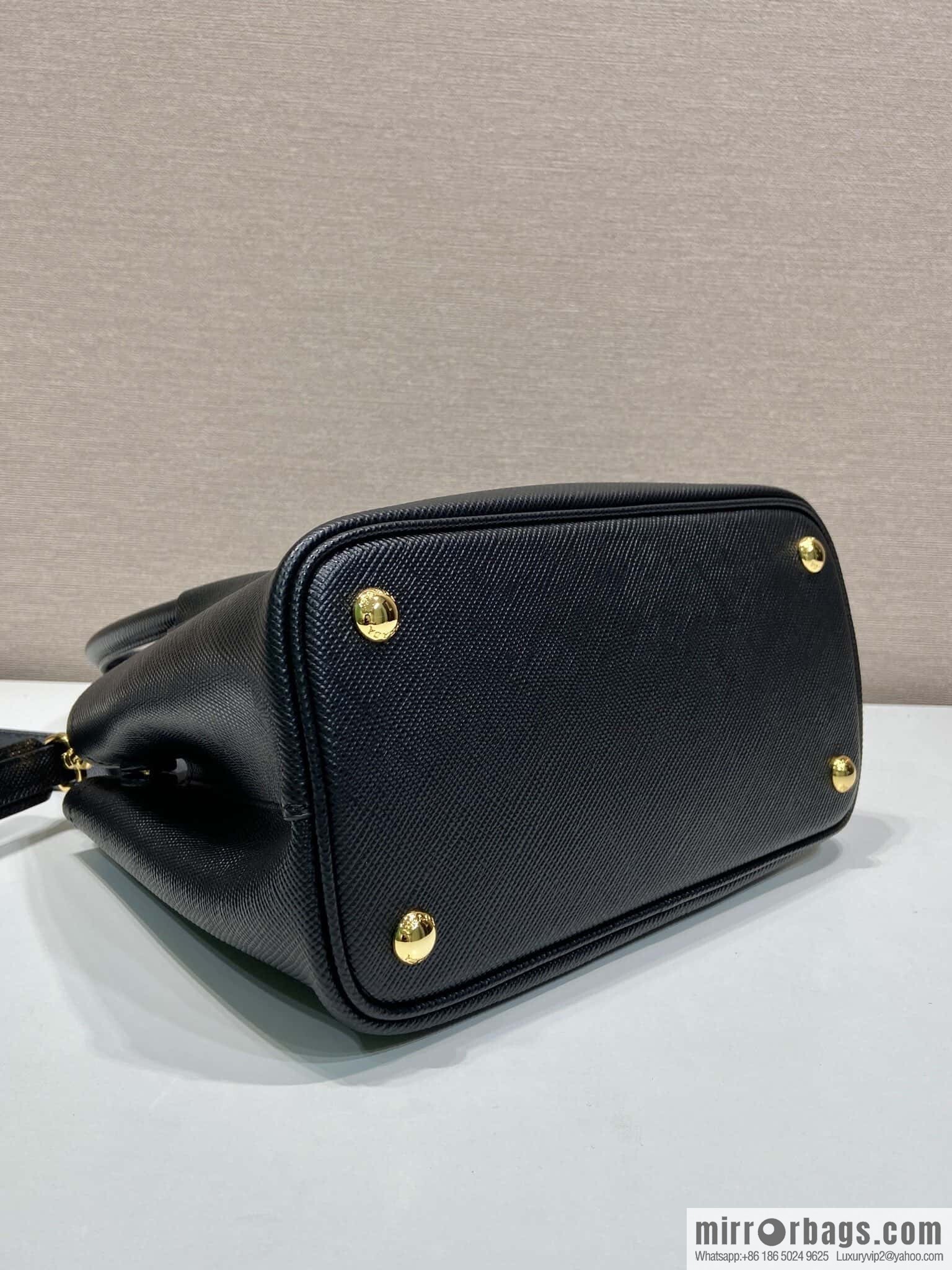 PRADA 🎉 new 🎉 1BG443 small shopping bag 🎉🎉 black