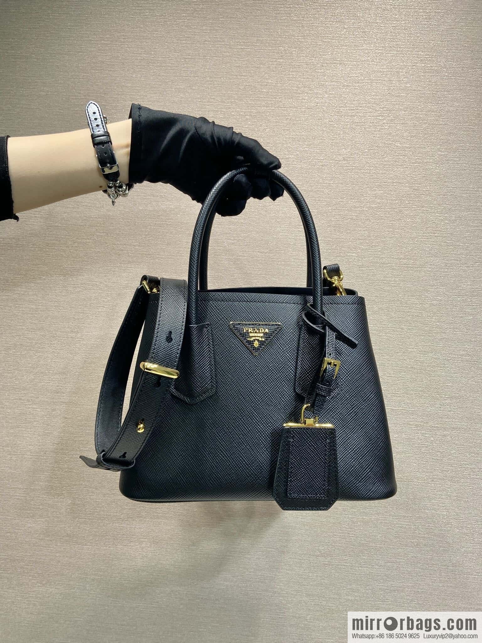 PRADA 🎉 new 🎉 1BG443 small shopping bag 🎉🎉 black