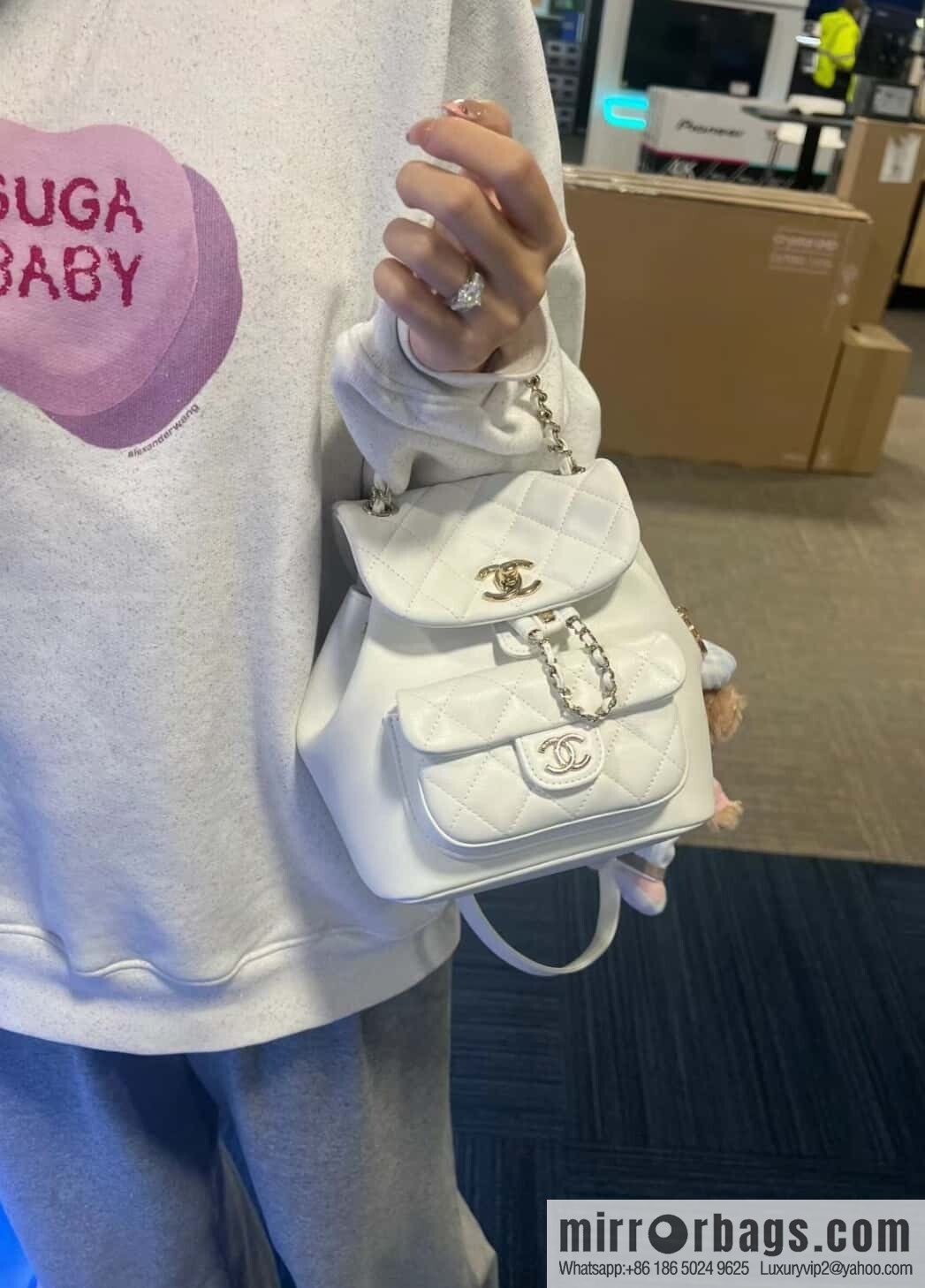 𝗖𝗛𝗔𝗘𝗡𝗟𝟐𝟒𝐩 new backpack, white, genuine leather AS2908