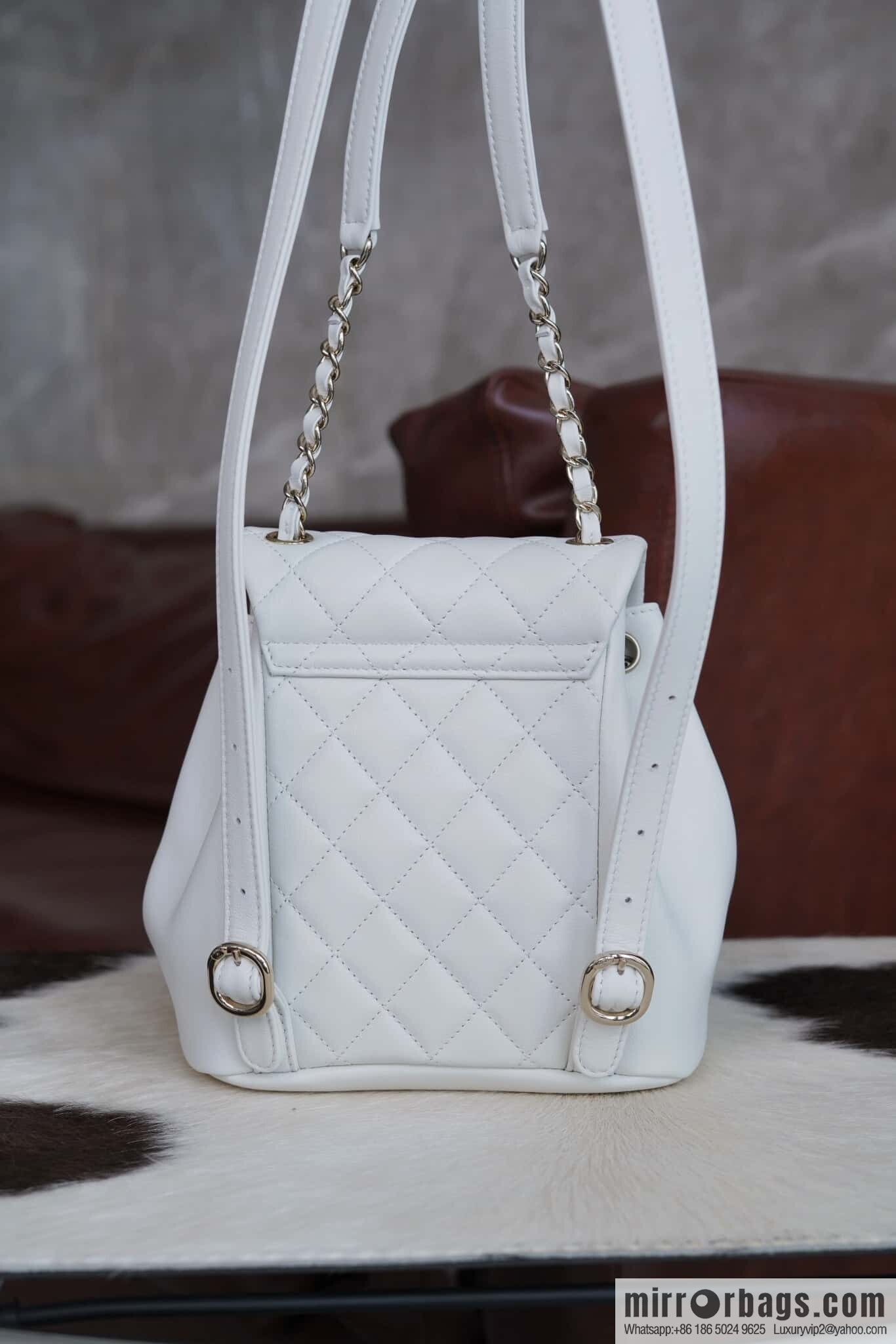 𝗖𝗛𝗔𝗘𝗡𝗟𝟐𝟒𝐩 new backpack, white, genuine leather AS2908