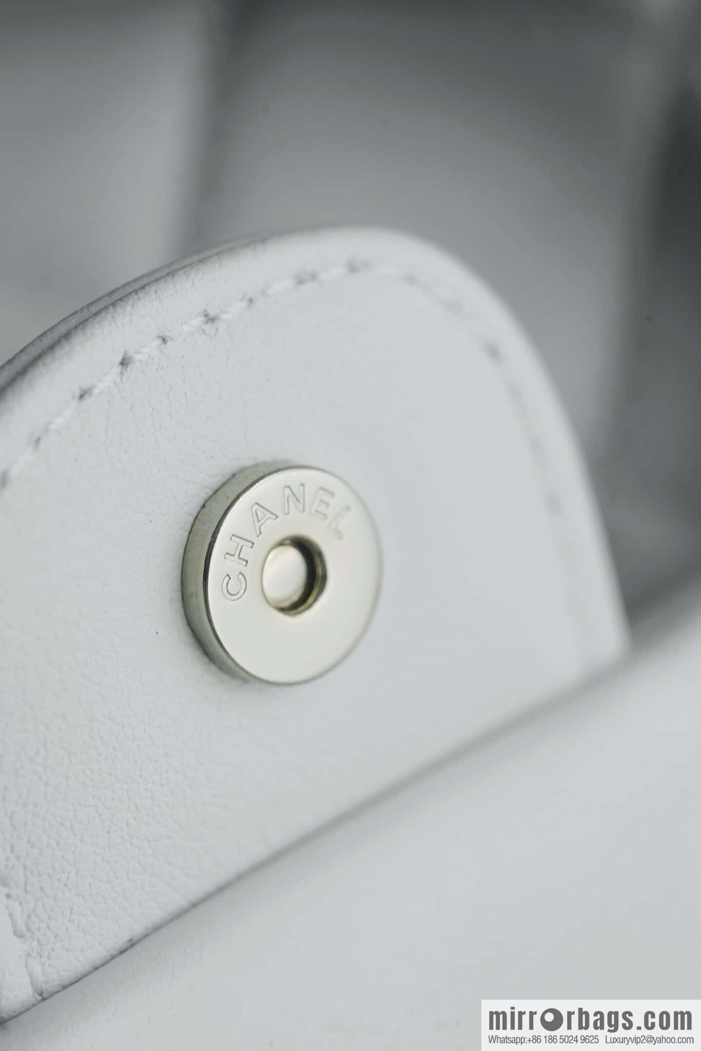𝗖𝗛𝗔𝗘𝗡𝗟𝟐𝟒𝐩 new backpack, white, genuine leather AS2908