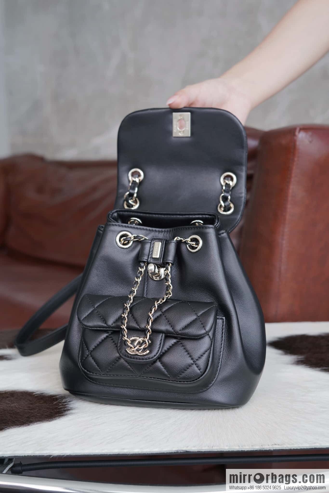 𝗖𝗛𝗔𝗘𝗡𝗟✦ 𝟐𝟒𝐩 new backpack, black AS2908
