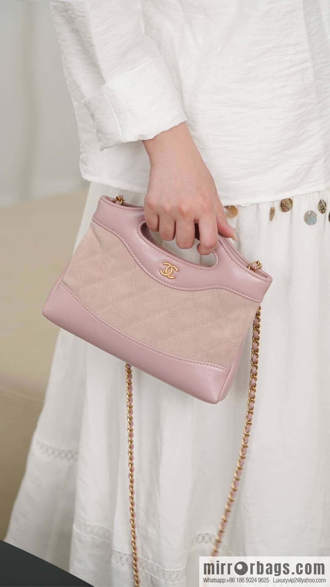 𝐂𝐡𝐚𝐧𝐞𝐥 𝟐𝟓𝐏 𝟑𝟏𝐛𝐚𝐠 𝐧𝐚𝐧𝐨 Suede Powder 🌸 AP3656