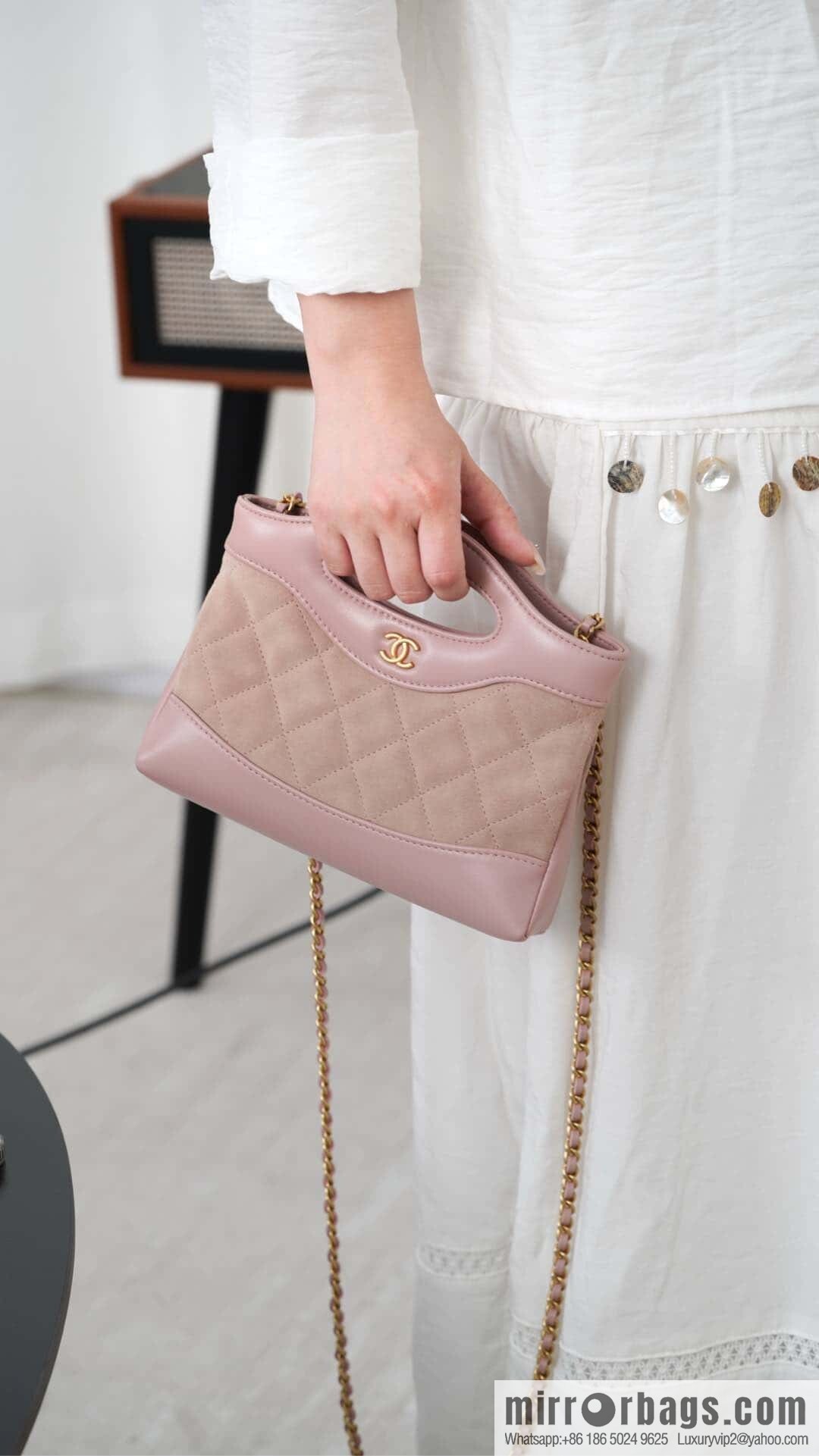 𝐂𝐡𝐚𝐧𝐞𝐥 𝟐𝟓𝐏 𝟑𝟏𝐛𝐚𝐠 𝐧𝐚𝐧𝐨 Suede Powder 🌸 AP3656