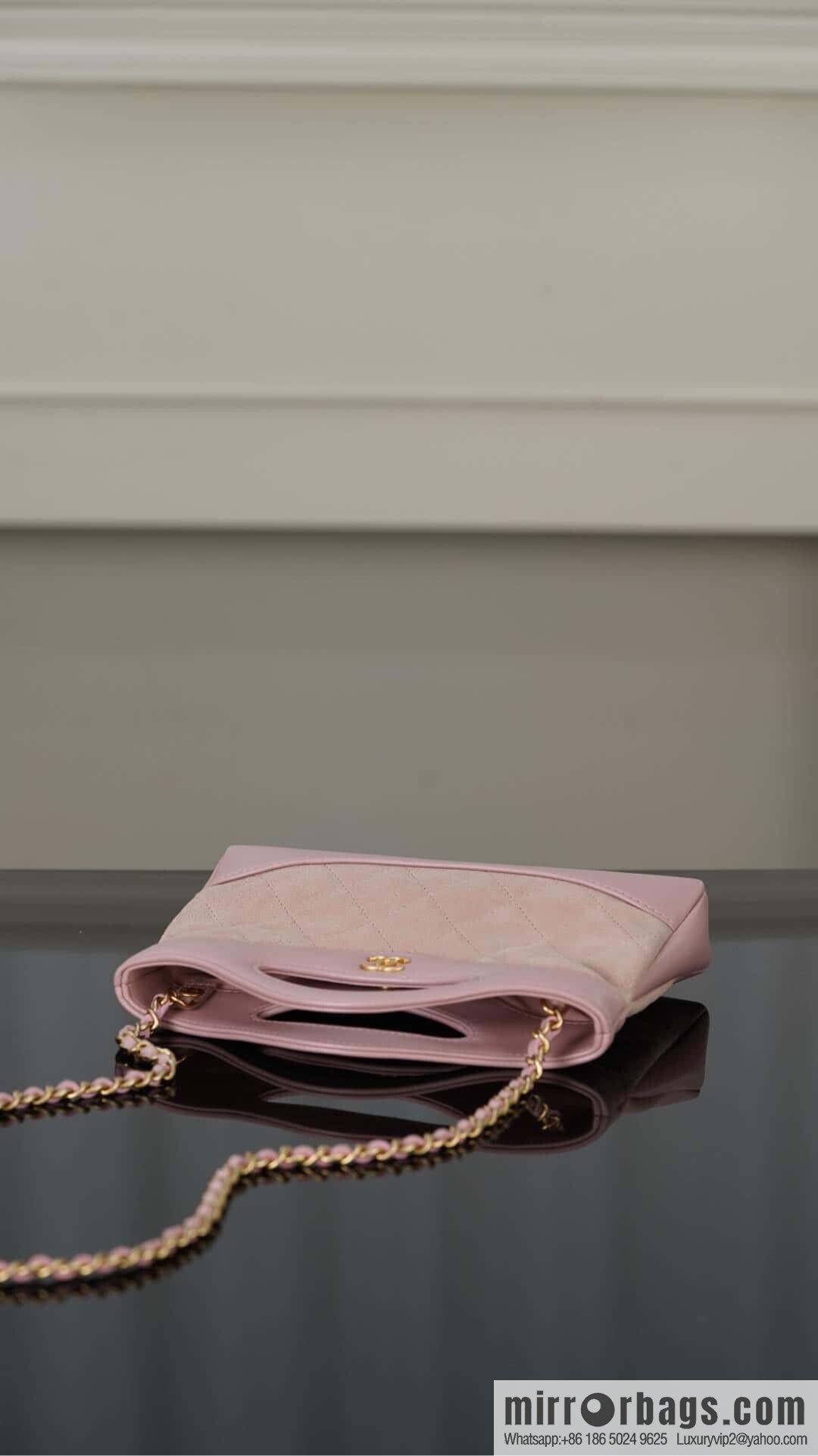 𝐂𝐡𝐚𝐧𝐞𝐥 𝟐𝟓𝐏 𝟑𝟏𝐛𝐚𝐠 𝐧𝐚𝐧𝐨 Suede Powder 🌸 AP3656