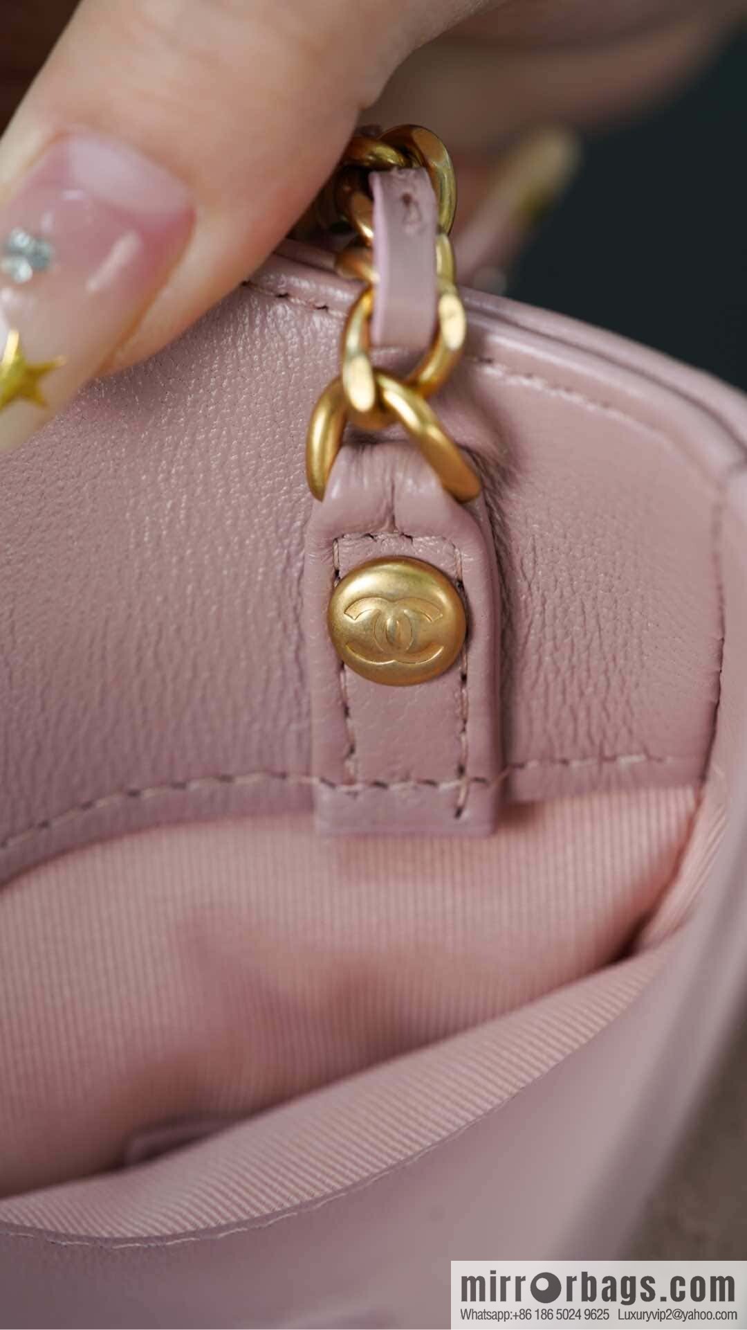 𝐂𝐡𝐚𝐧𝐞𝐥 𝟐𝟓𝐏 𝟑𝟏𝐛𝐚𝐠 𝐧𝐚𝐧𝐨 Suede Powder 🌸 AP3656