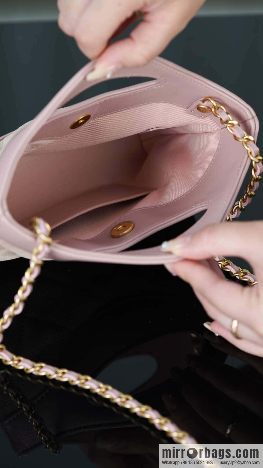 𝐂𝐡𝐚𝐧𝐞𝐥 𝟐𝟓𝐏 𝟑𝟏𝐛𝐚𝐠 𝐧𝐚𝐧𝐨 Suede Powder 🌸 AP3656