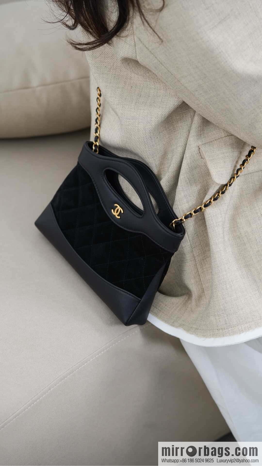 𝐂𝐡𝐚𝐧𝐞𝐥 𝟐𝟓𝐏 𝟑𝟏𝐛𝐚𝐠 𝐧𝐚𝐧𝐨 Suede Black 🖤 AP3656