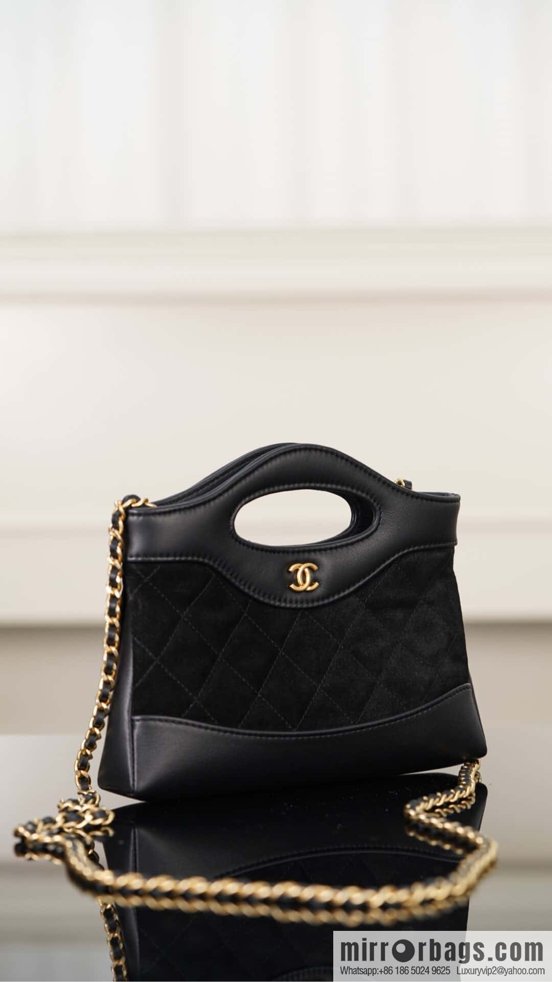 𝐂𝐡𝐚𝐧𝐞𝐥 𝟐𝟓𝐏 𝟑𝟏𝐛𝐚𝐠 𝐧𝐚𝐧𝐨 Suede Black 🖤 AP3656