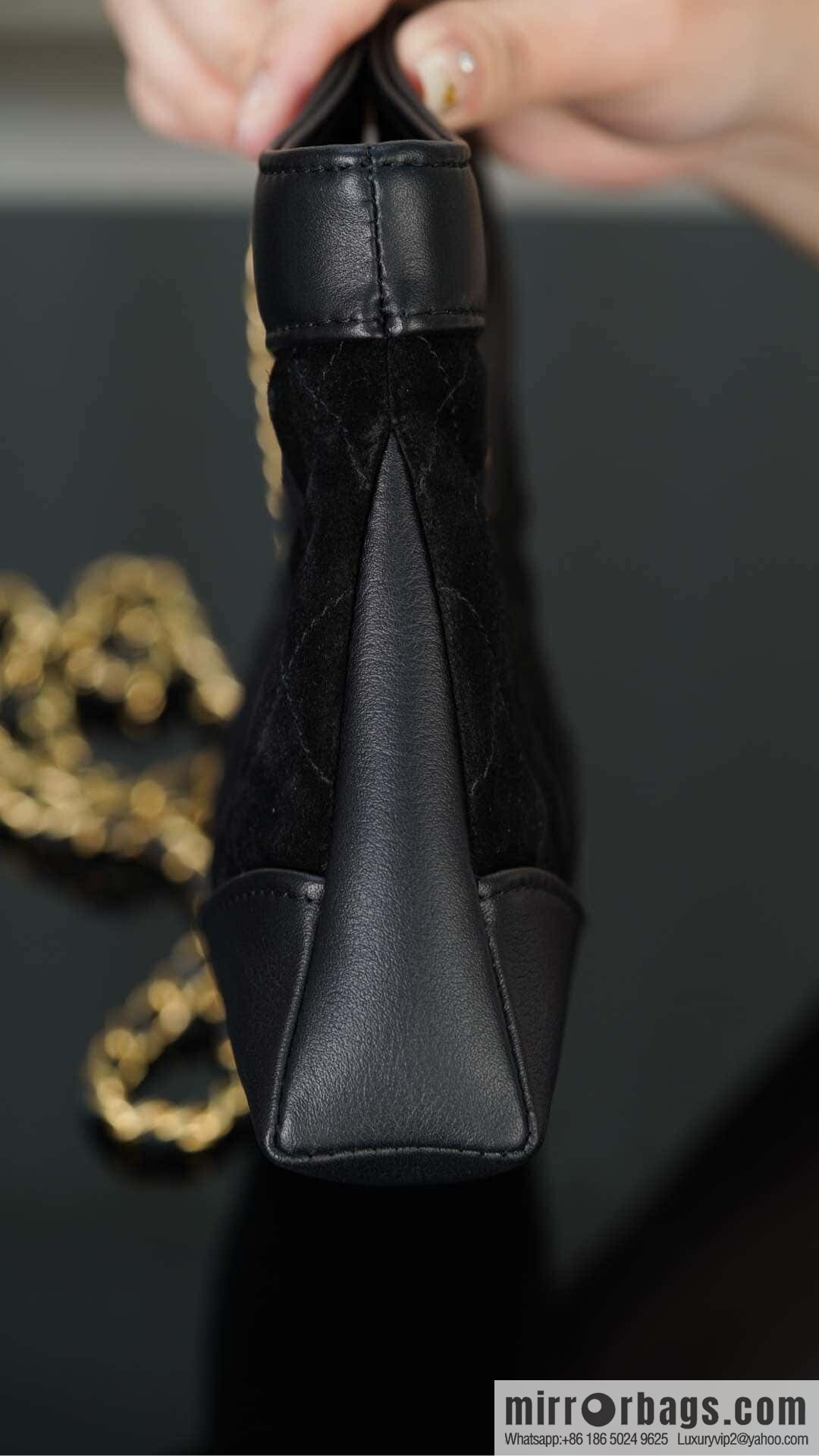 𝐂𝐡𝐚𝐧𝐞𝐥 𝟐𝟓𝐏 𝟑𝟏𝐛𝐚𝐠 𝐧𝐚𝐧𝐨 Suede Black 🖤 AP3656