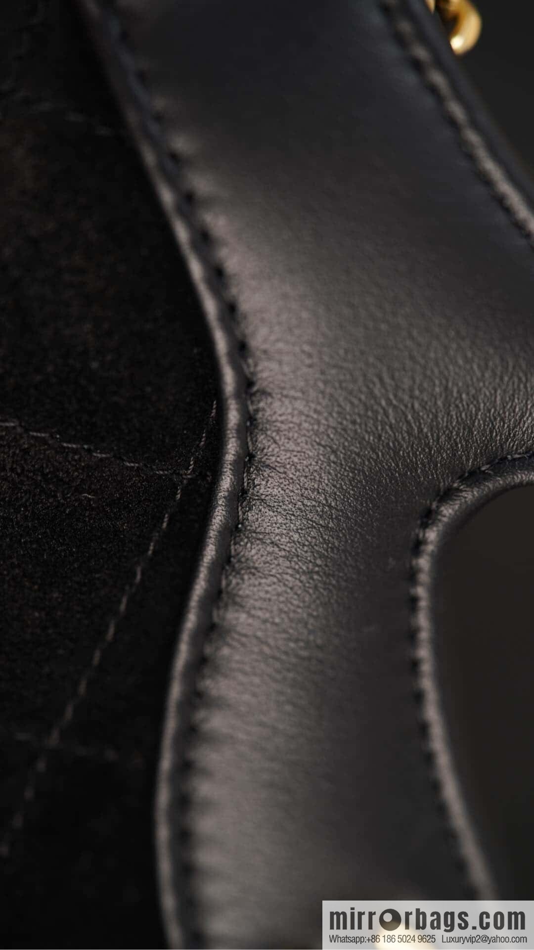 𝐂𝐡𝐚𝐧𝐞𝐥 𝟐𝟓𝐏 𝟑𝟏𝐛𝐚𝐠 𝐧𝐚𝐧𝐨 Suede Black 🖤 AP3656