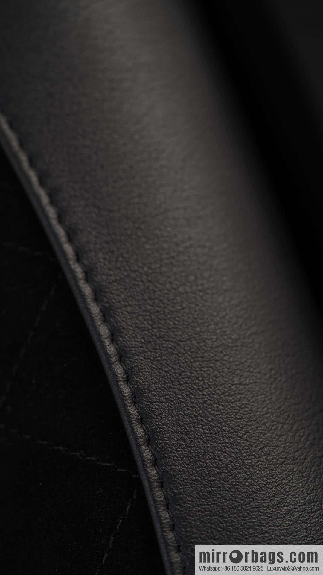 𝐂𝐡𝐚𝐧𝐞𝐥 𝟐𝟓𝐏 𝟑𝟏𝐛𝐚𝐠 𝐧𝐚𝐧𝐨 Suede Black 🖤 AP3656