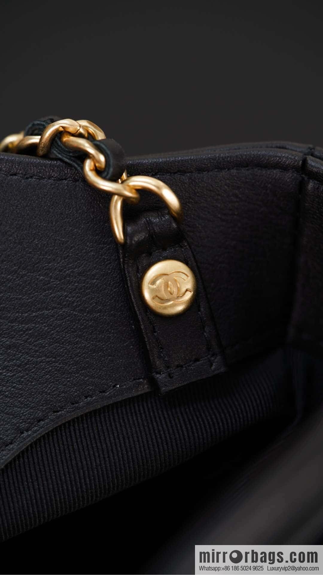 𝐂𝐡𝐚𝐧𝐞𝐥 𝟐𝟓𝐏 𝟑𝟏𝐛𝐚𝐠 𝐧𝐚𝐧𝐨 Suede Black 🖤 AP3656