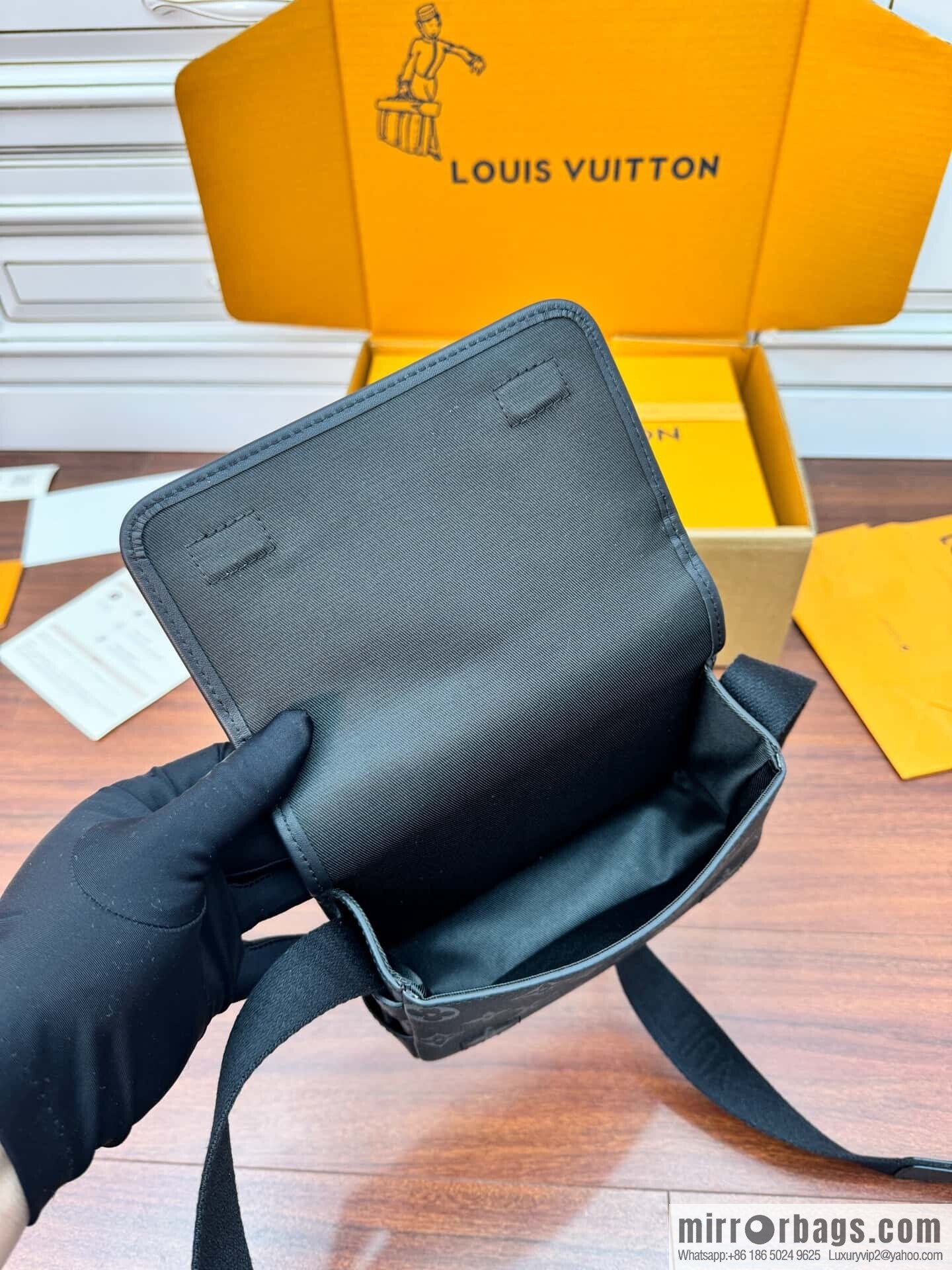 LV M12599 BOSPHORE Mini Handbag