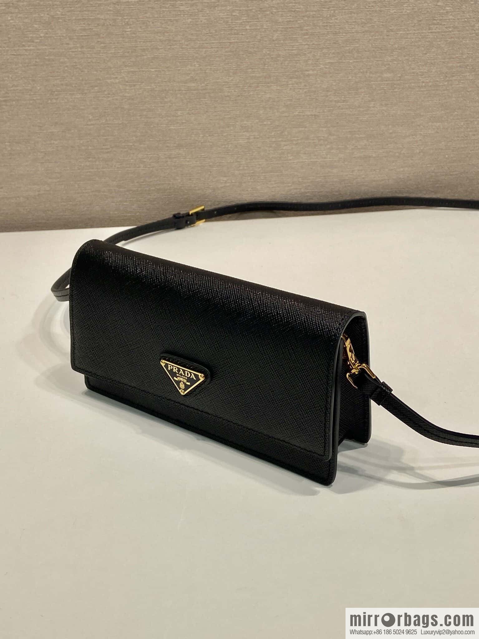 PRADA 🎉 new mini handbag 🎉 1NF059 mobile phone bag 🎉🎉 black