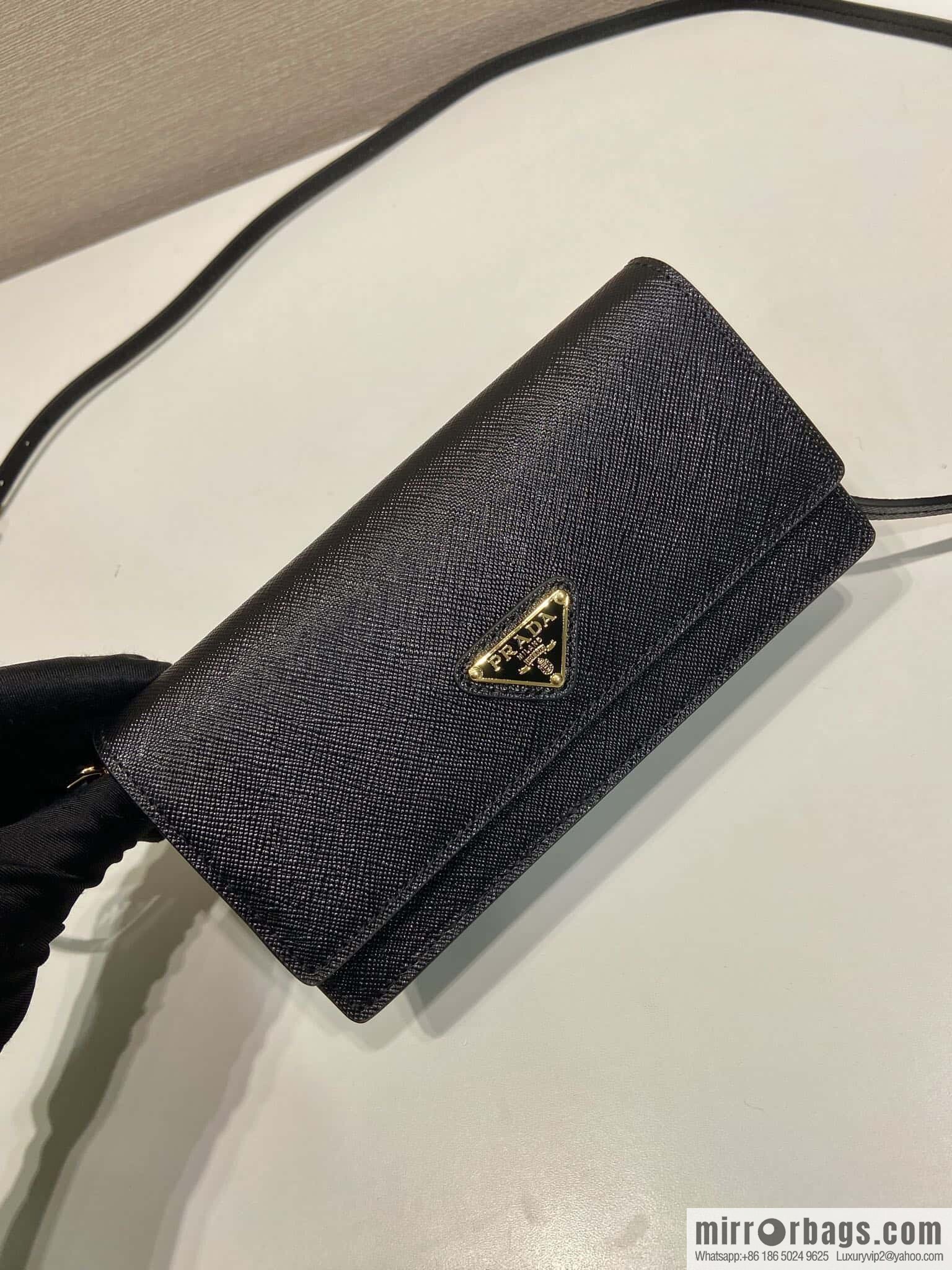 PRADA 🎉 new mini handbag 🎉 1NF059 mobile phone bag 🎉🎉 black