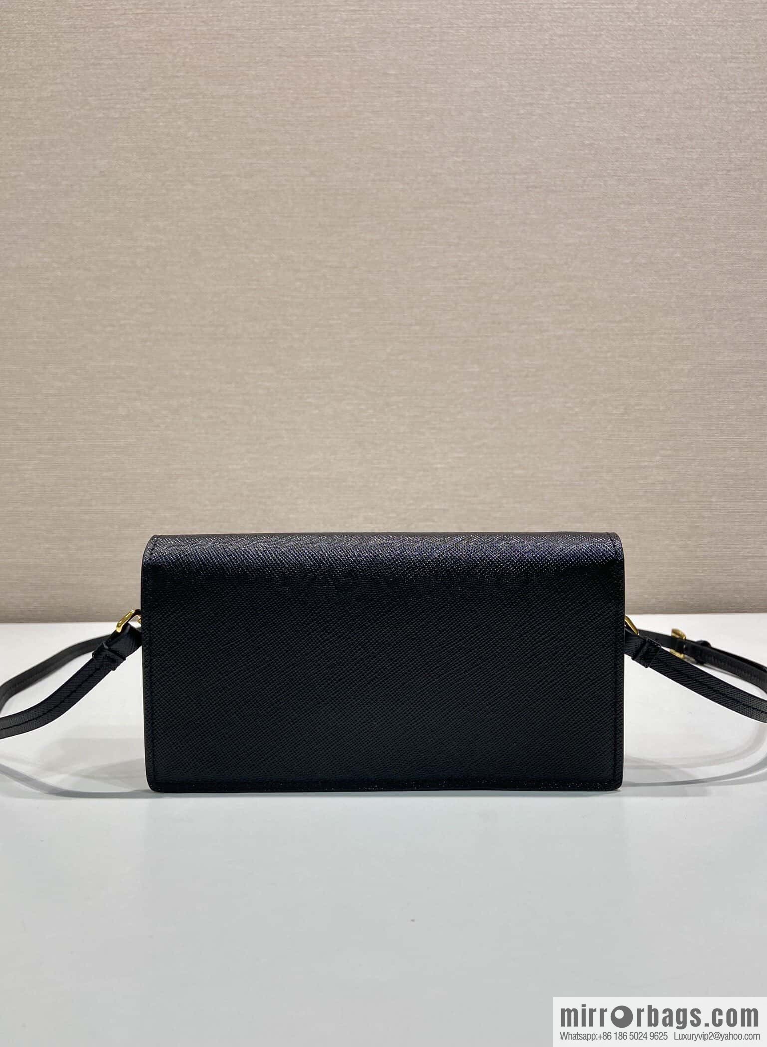 PRADA 🎉 new mini handbag 🎉 1NF059 mobile phone bag 🎉🎉 black