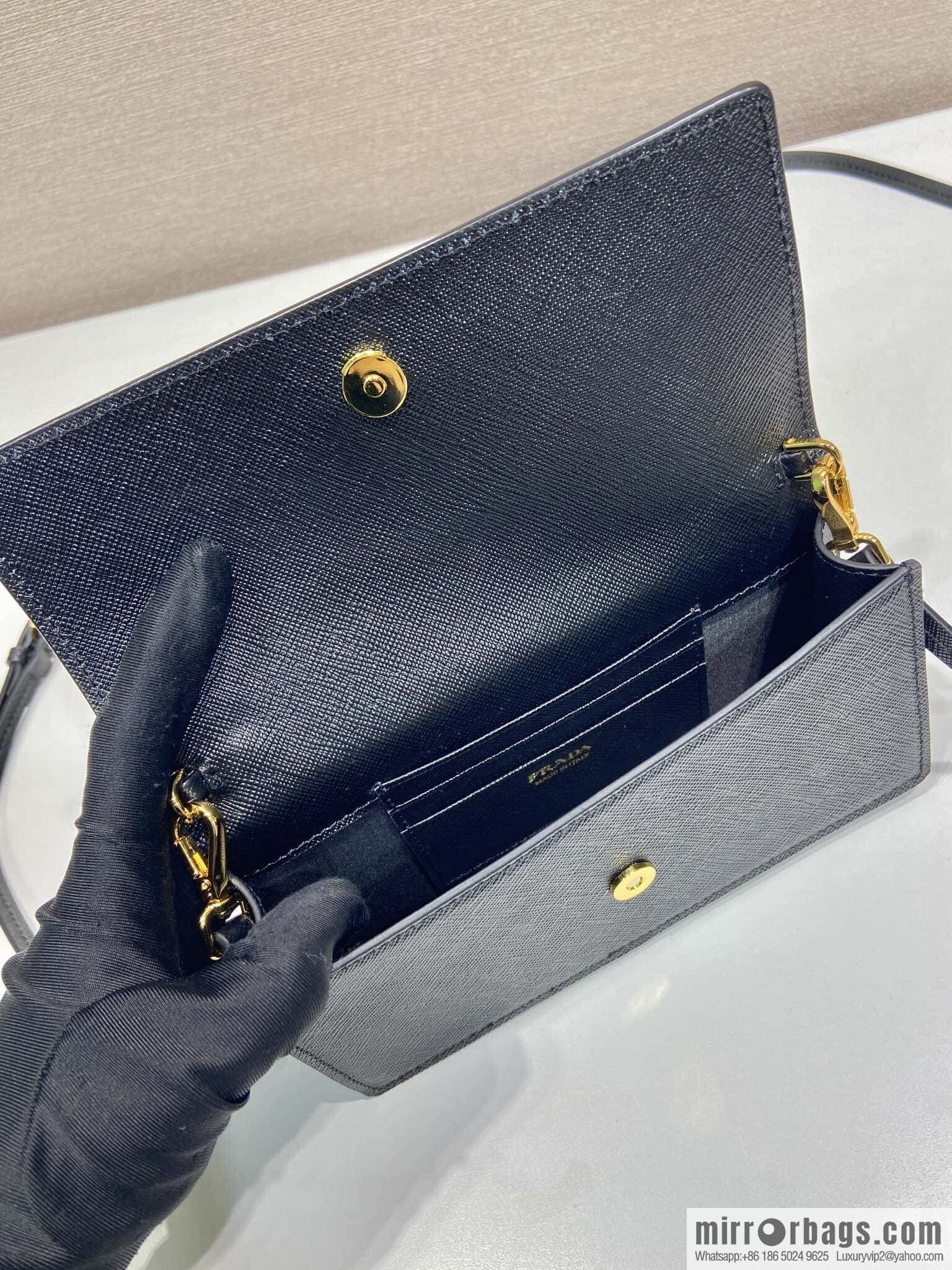 PRADA 🎉 new mini handbag 🎉 1NF059 mobile phone bag 🎉🎉 black
