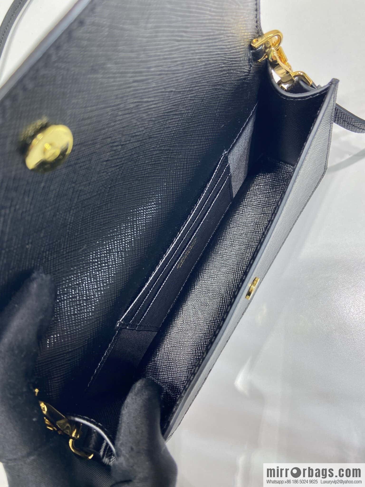 PRADA 🎉 new mini handbag 🎉 1NF059 mobile phone bag 🎉🎉 black
