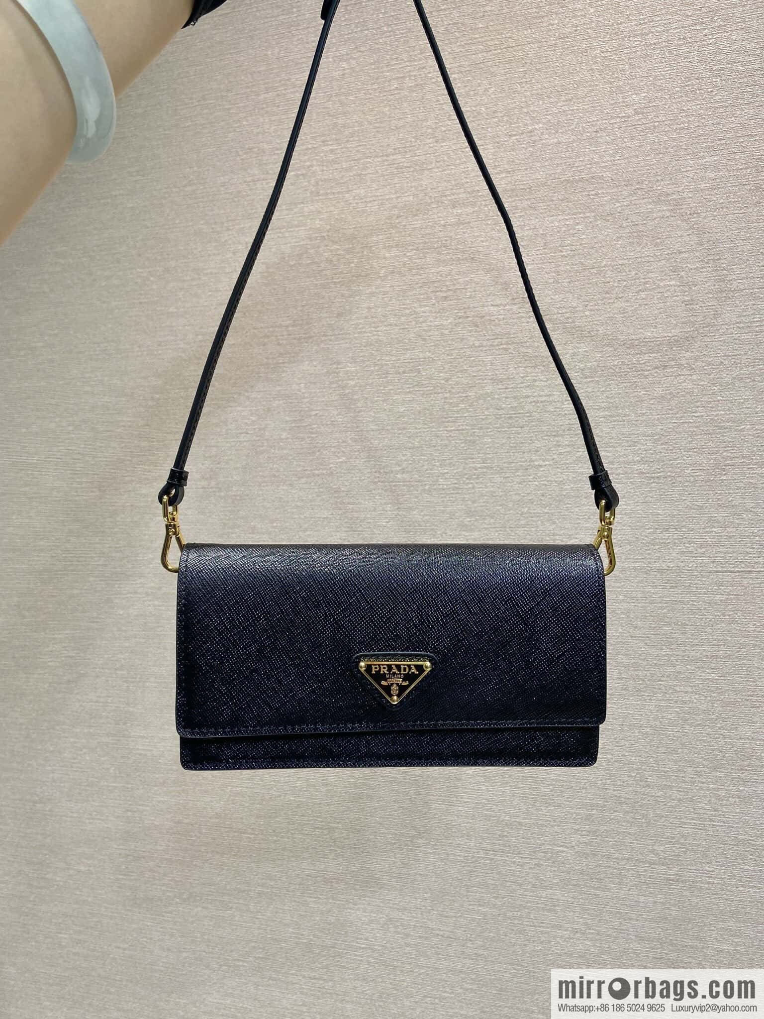 PRADA 🎉 new mini handbag 🎉 1NF059 mobile phone bag 🎉🎉 black
