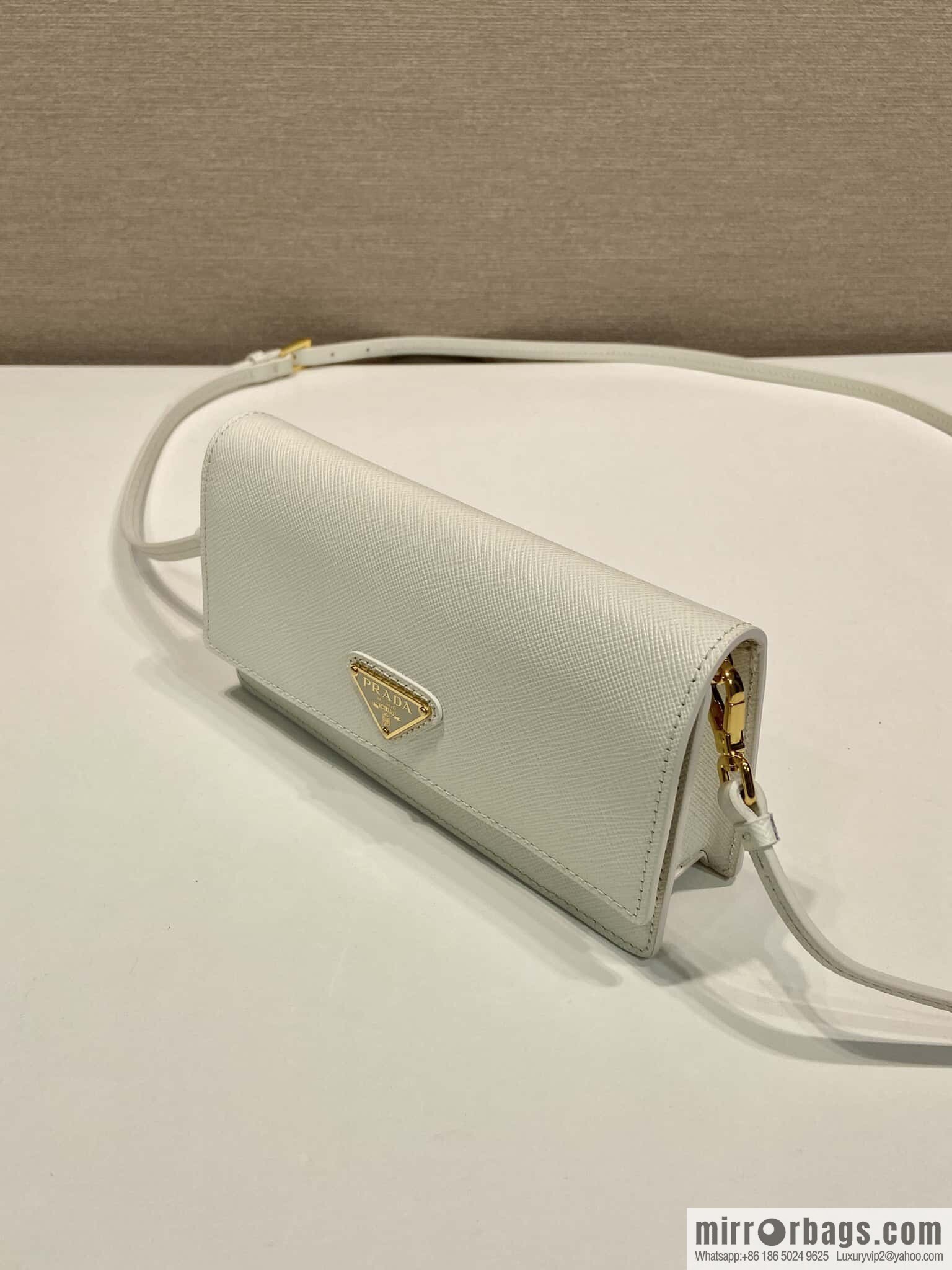 PRADA ๐ new mini handbag ๐ 1NF059 mobile phone bag ๐๐ white