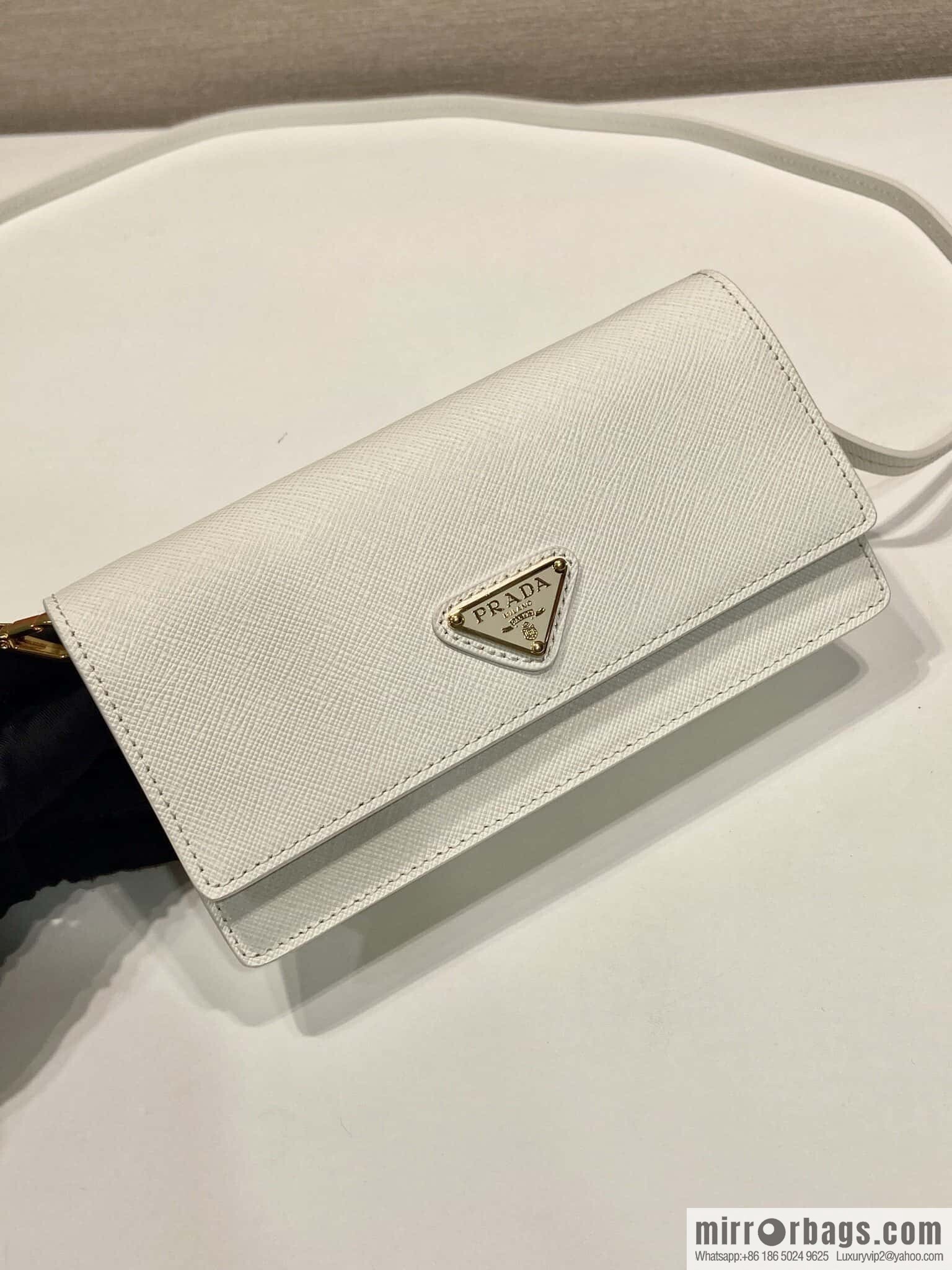 PRADA ๐ new mini handbag ๐ 1NF059 mobile phone bag ๐๐ white