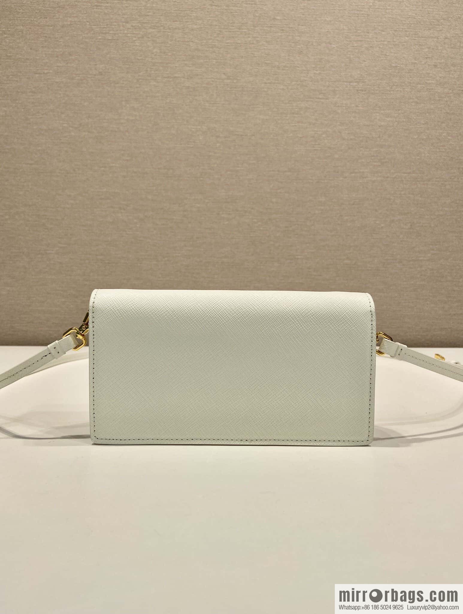 PRADA ๐ new mini handbag ๐ 1NF059 mobile phone bag ๐๐ white